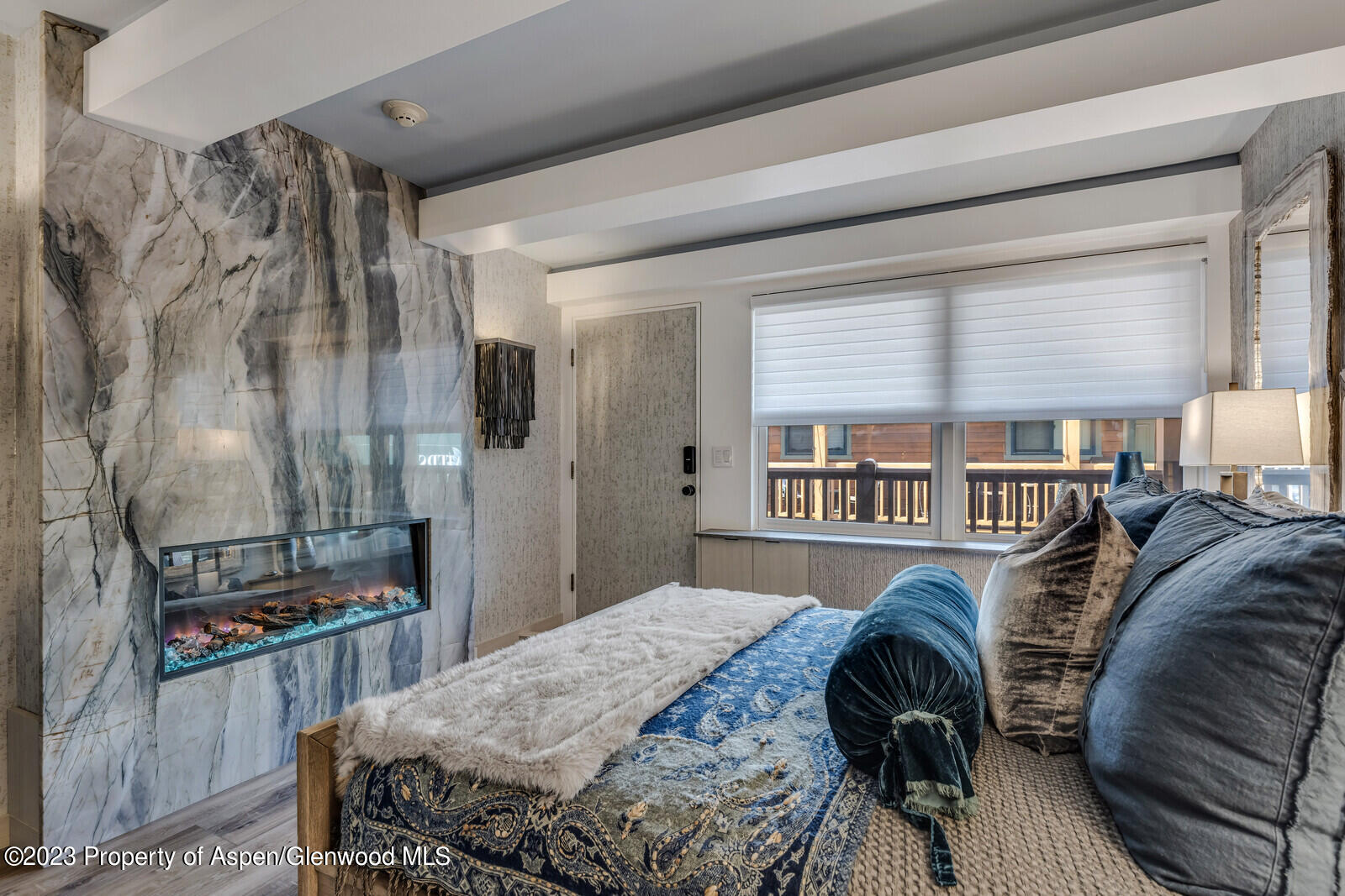 914 WATERS Avenue, 12