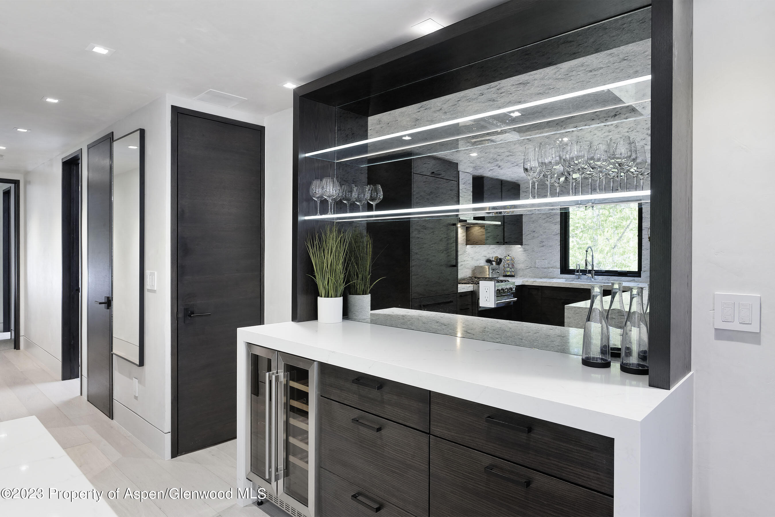 100 E Dean Street, 3A