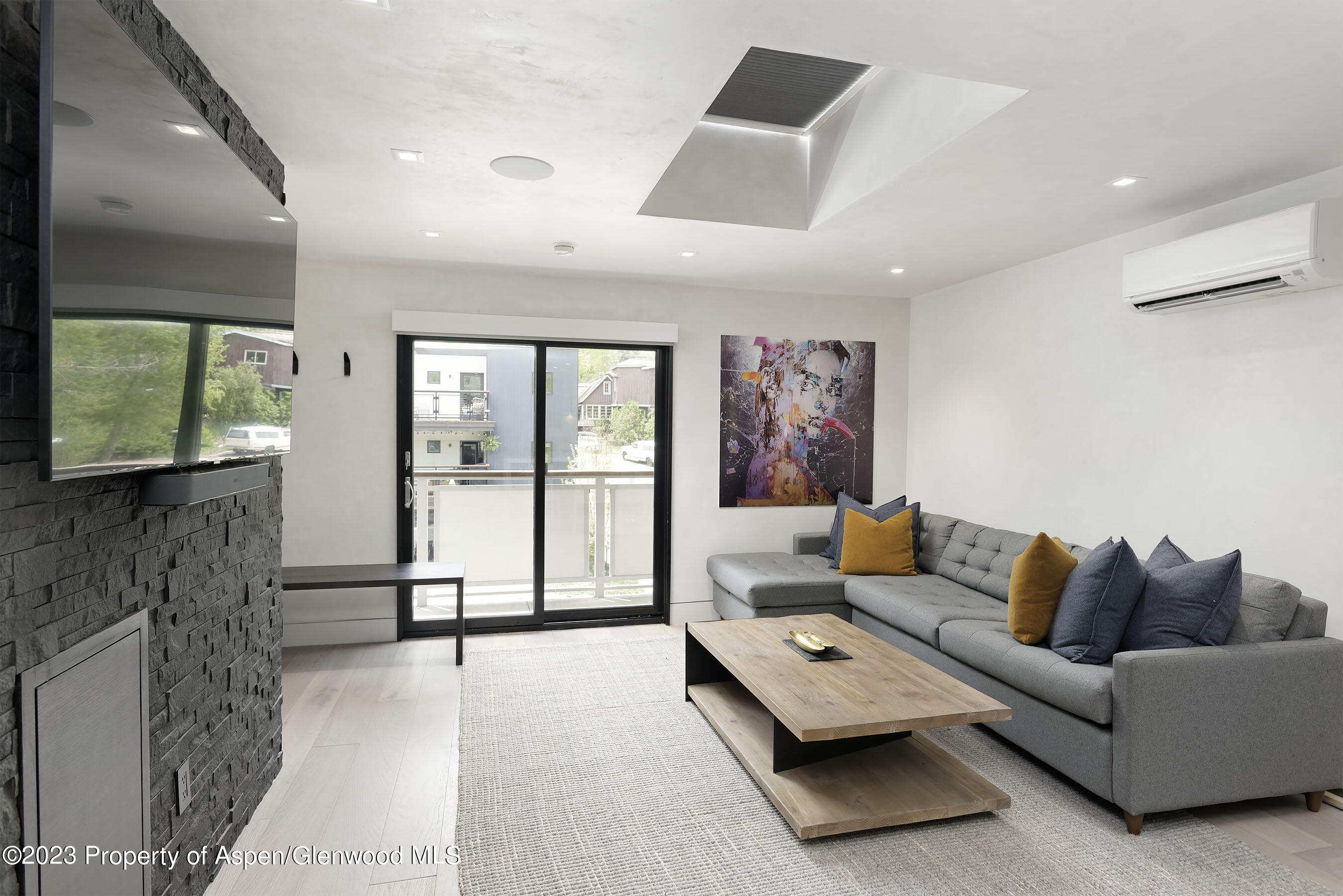 100 E Dean Street, 3A