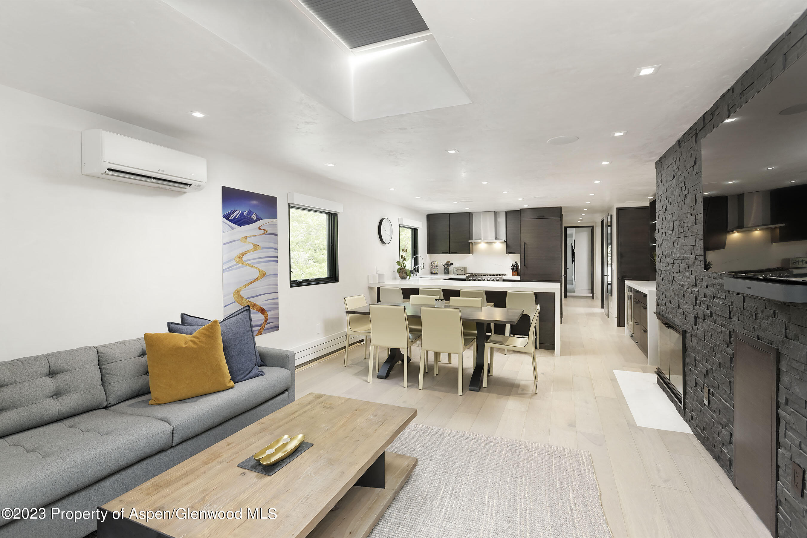 100 E Dean Street, 3A