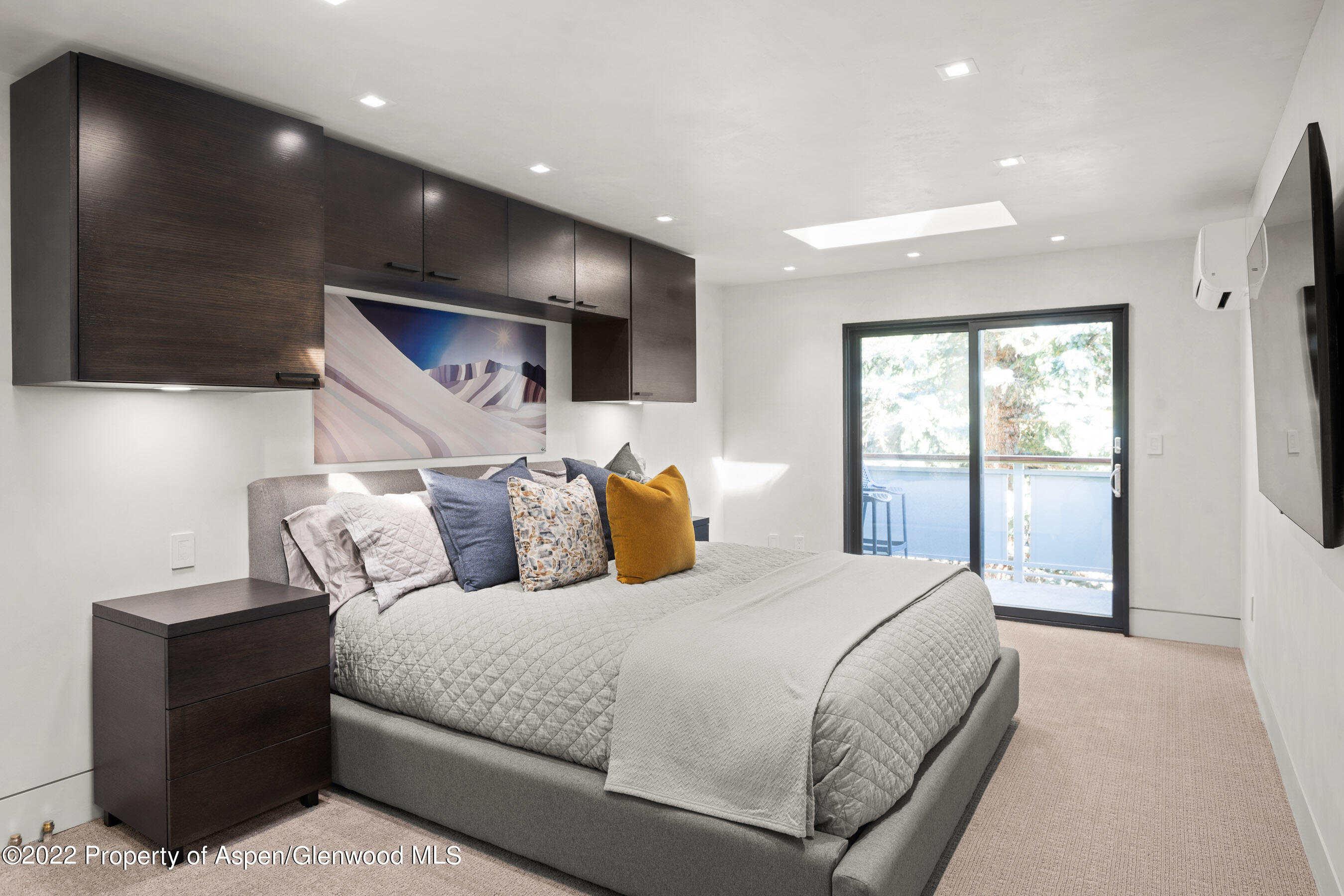 100 E Dean Street, 3A