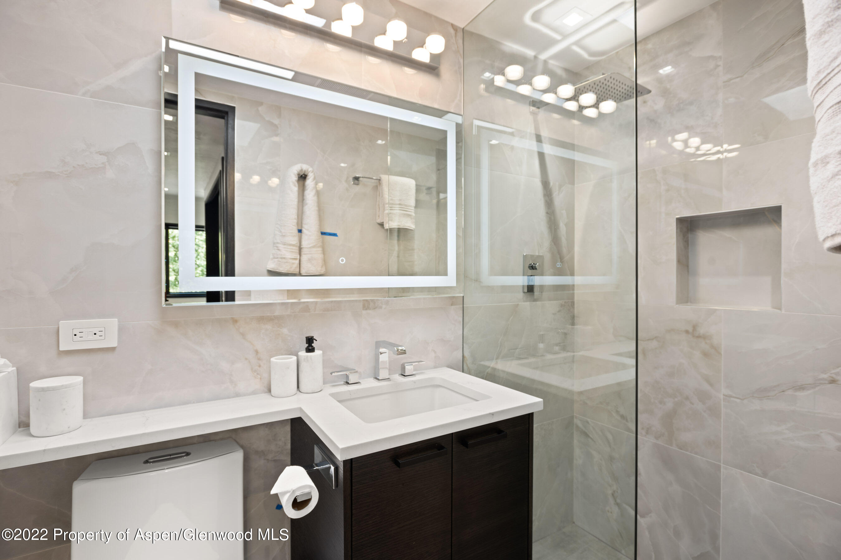 100 E Dean Street, 3A