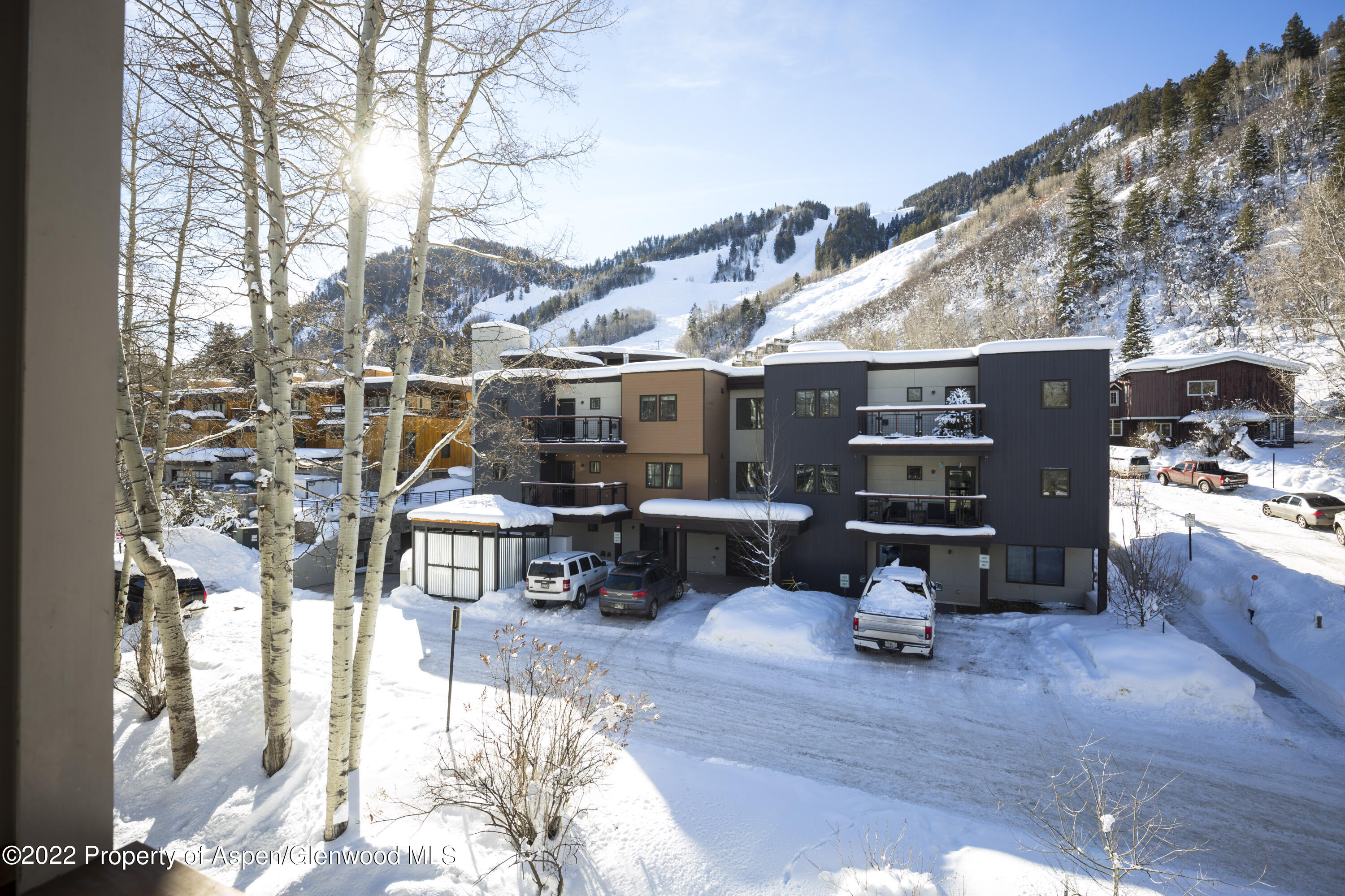 100 E Dean Street, 3A