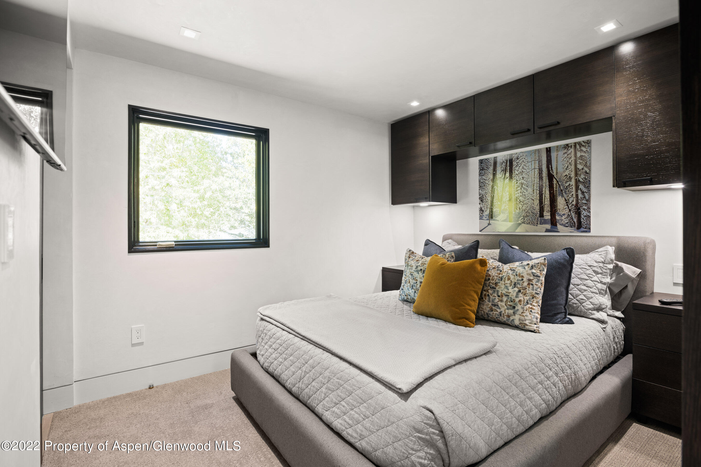 100 E Dean Street, 3A