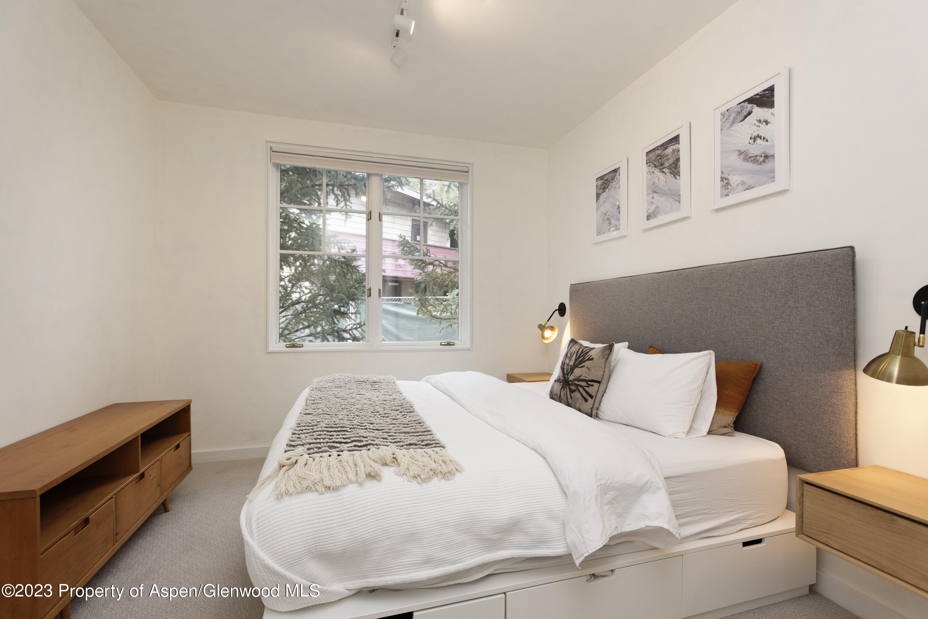 501 W Main Street, A101