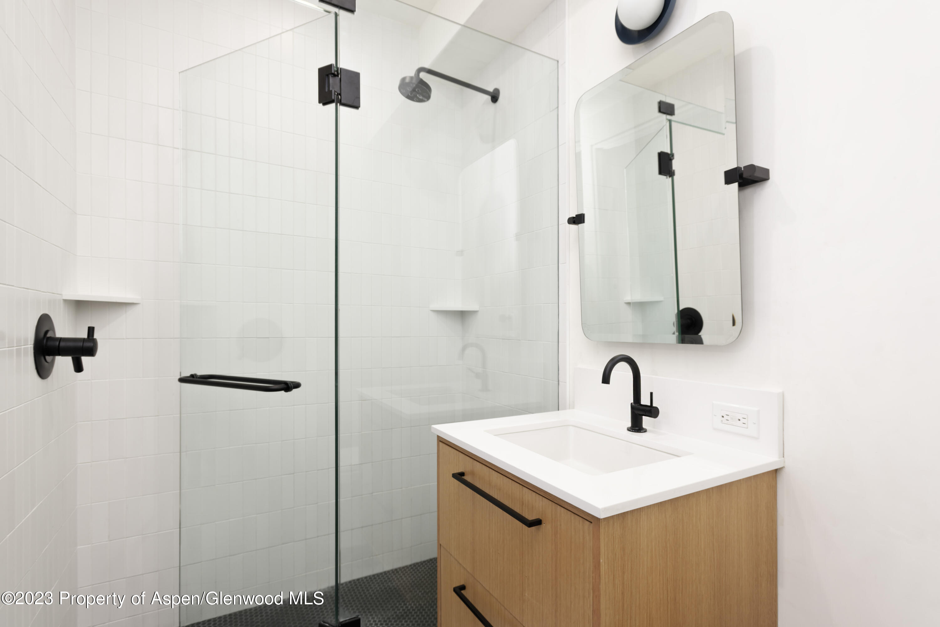 501 W Main Street, A101