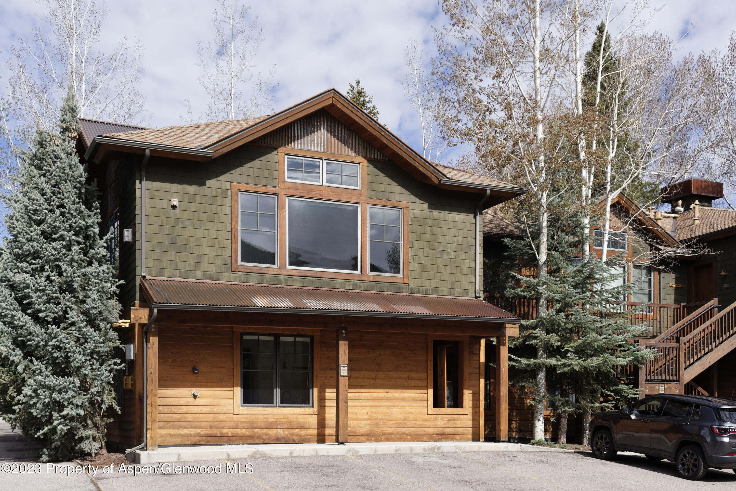 501 W Main Street, A101