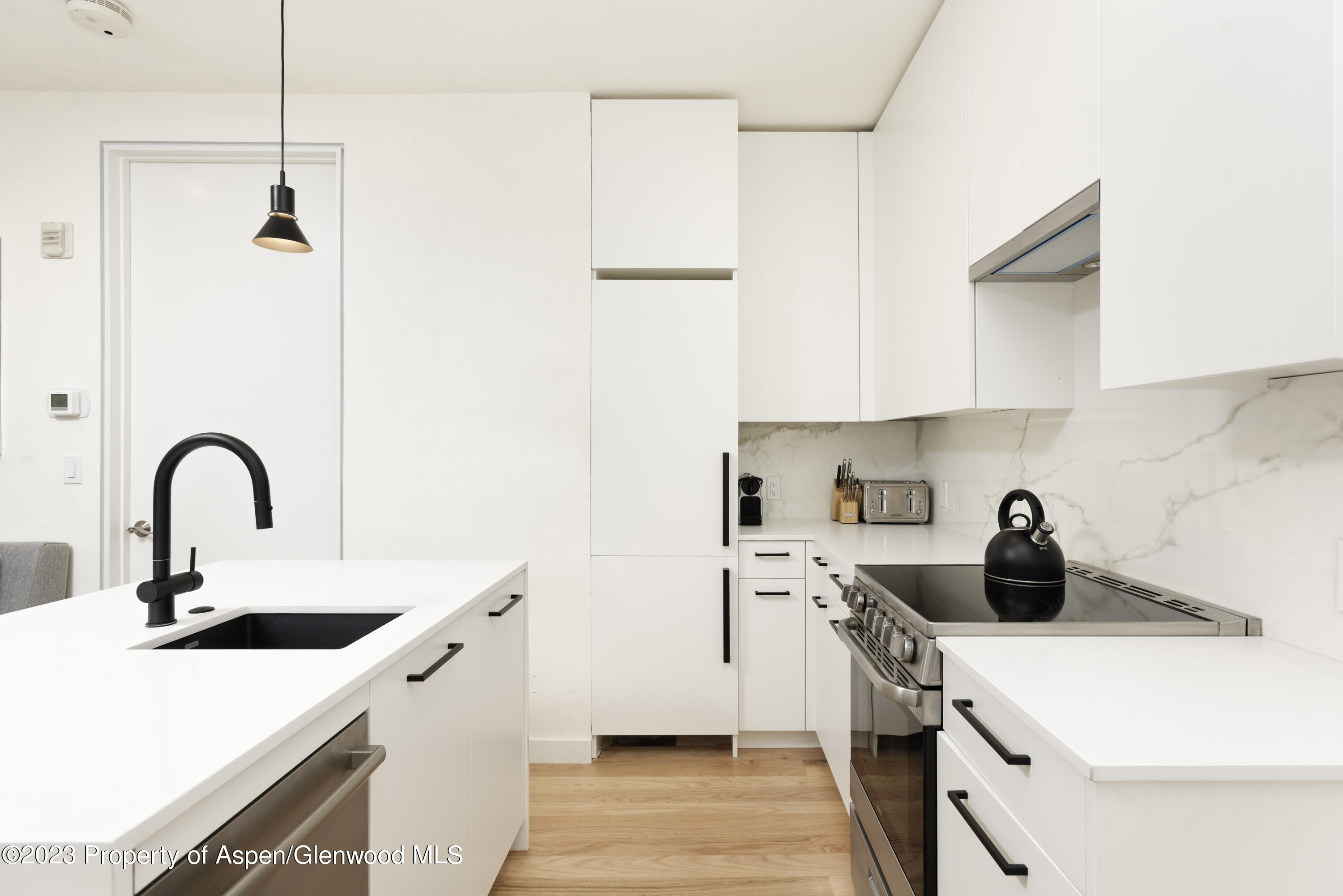 501 W Main Street, A101