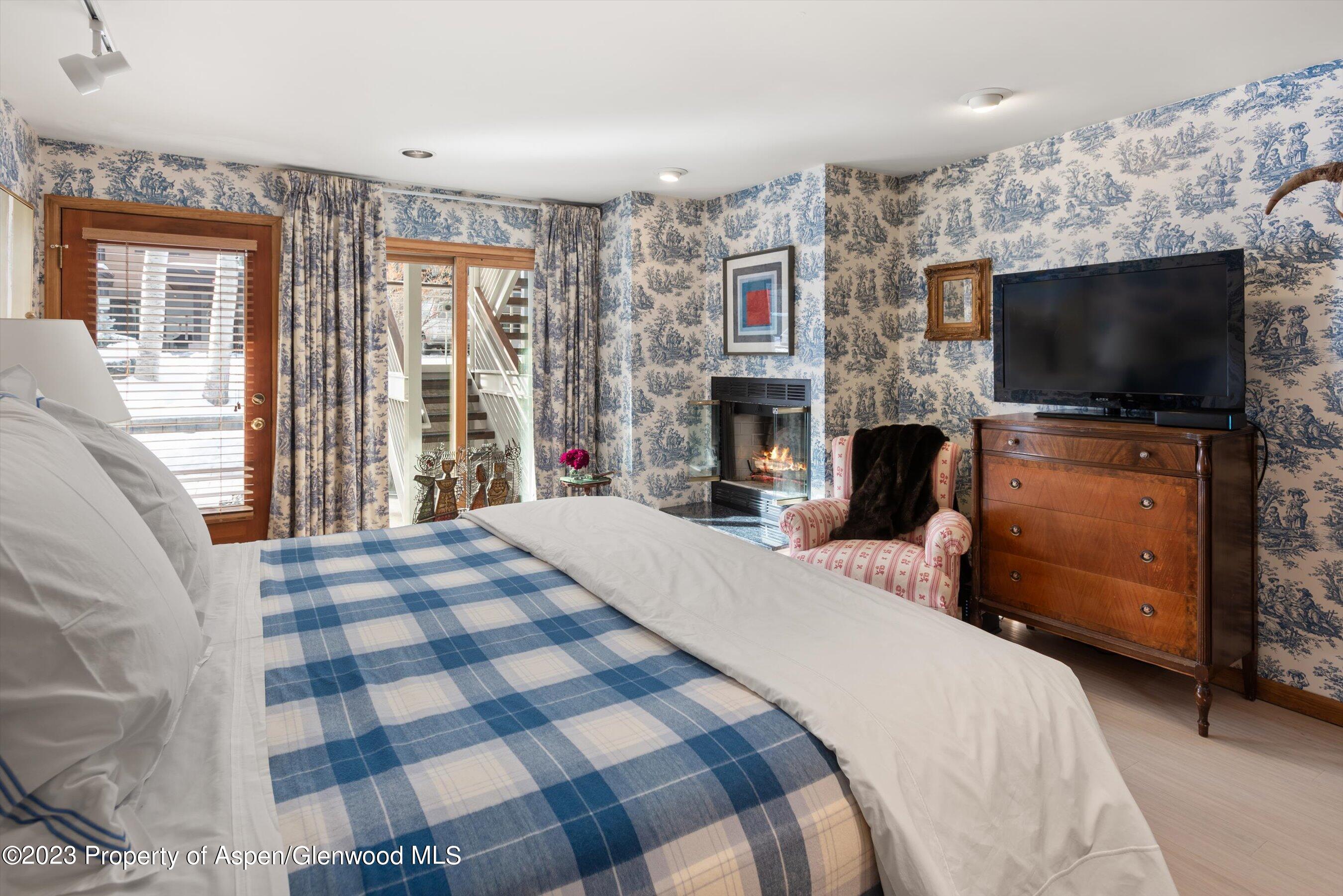 100 E Dean Street, 1B & 1C