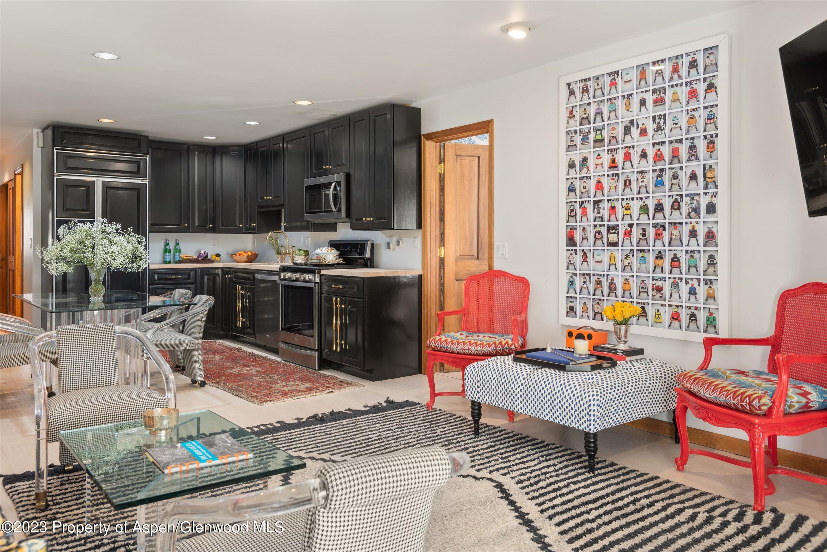 100 E Dean Street, 1B & 1C