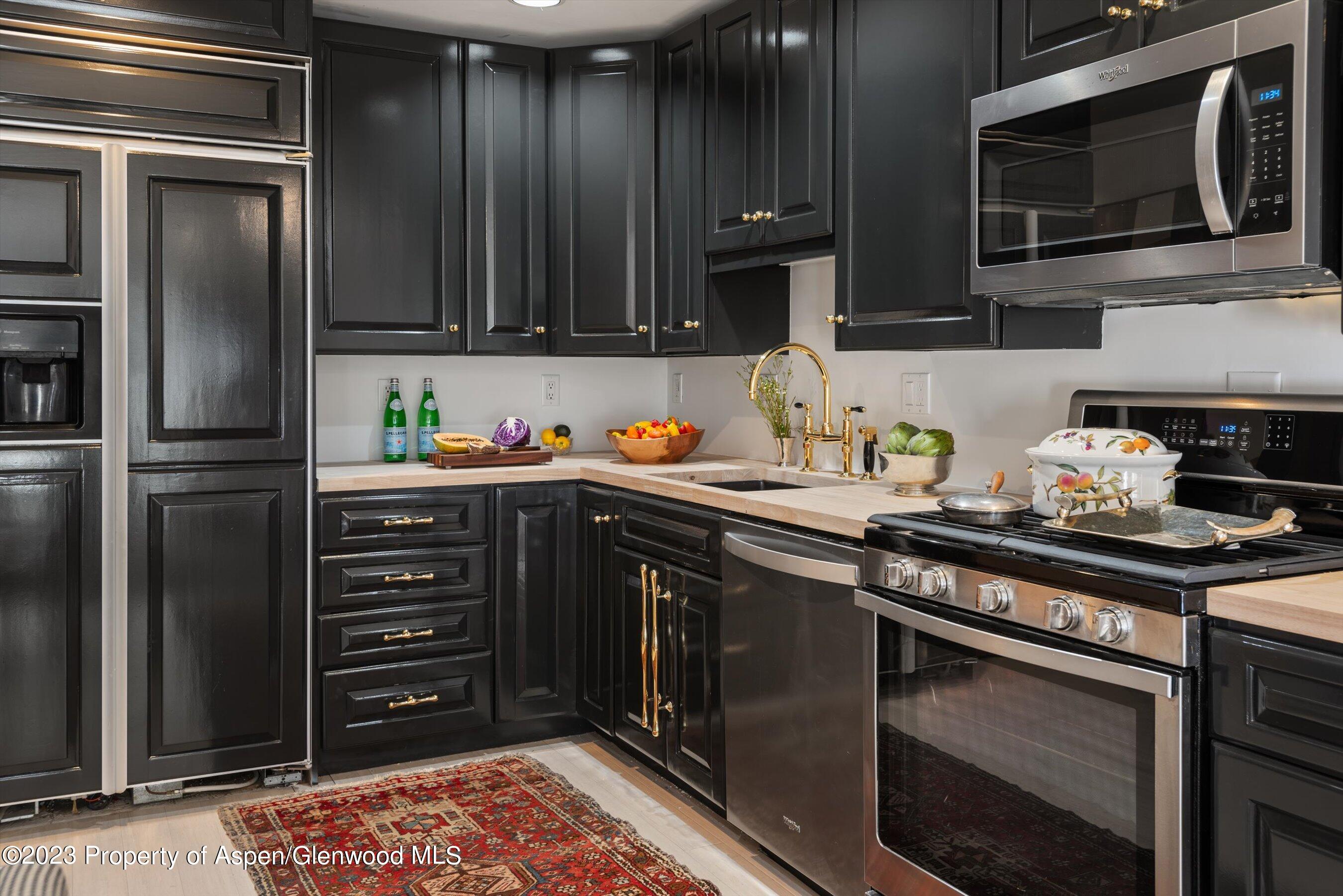 100 E Dean Street, 1B & 1C