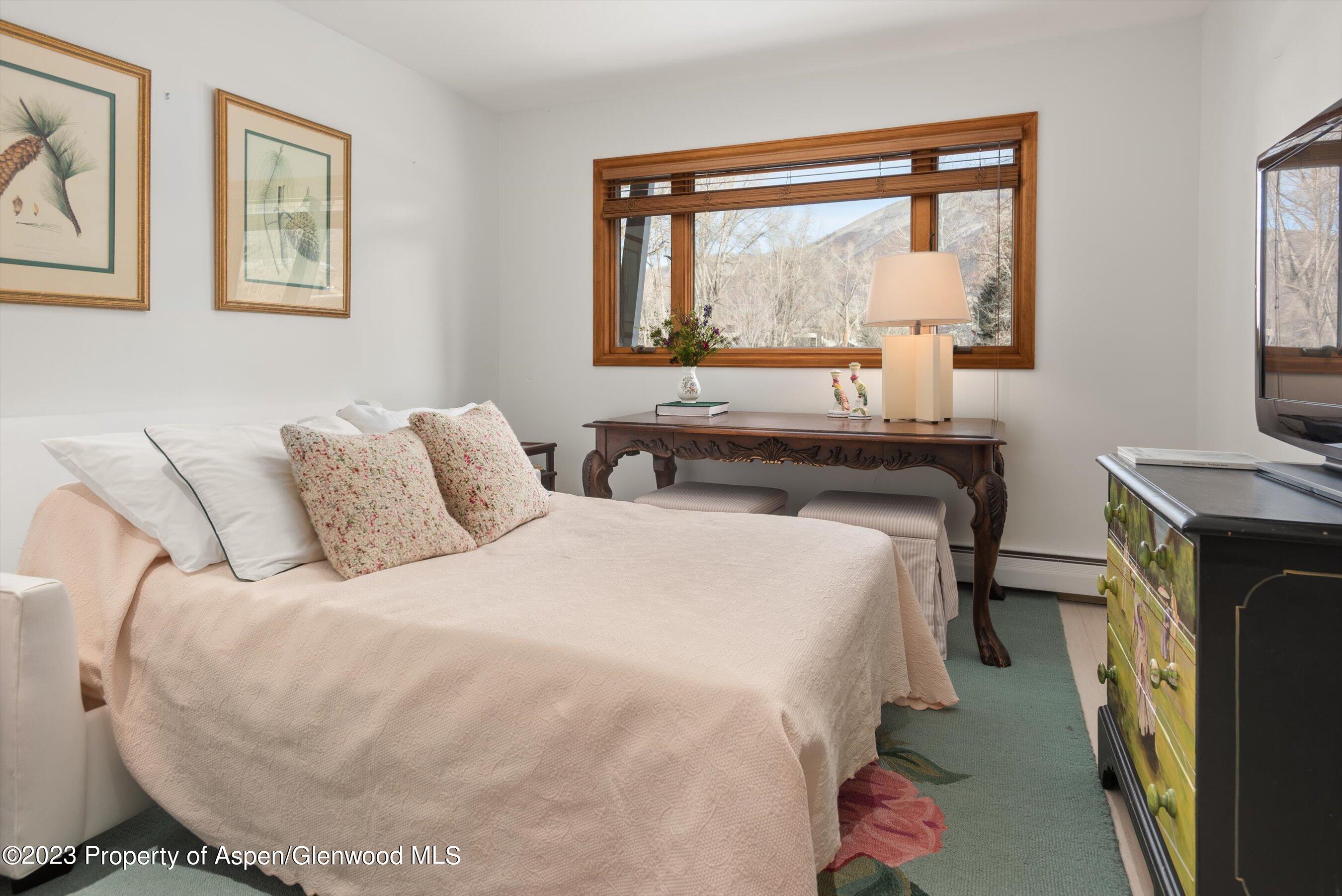 100 E Dean Street, 1B & 1C