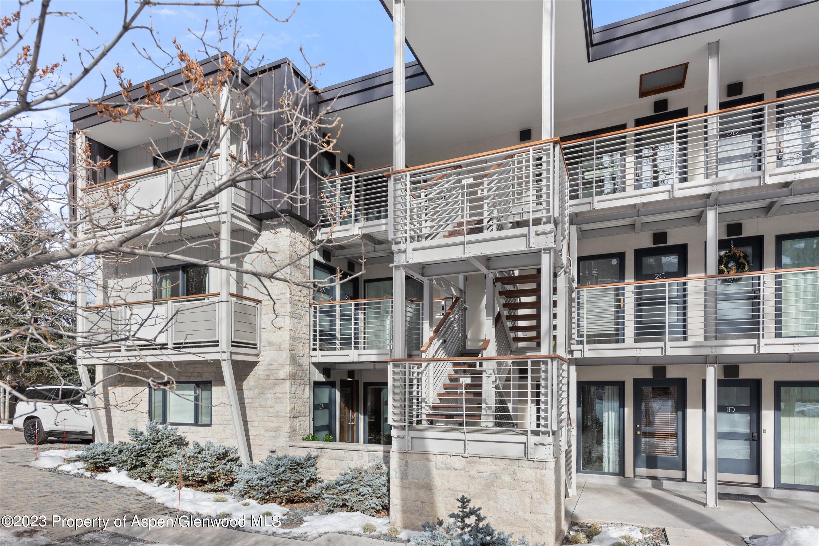 100 E Dean Street, 1B & 1C