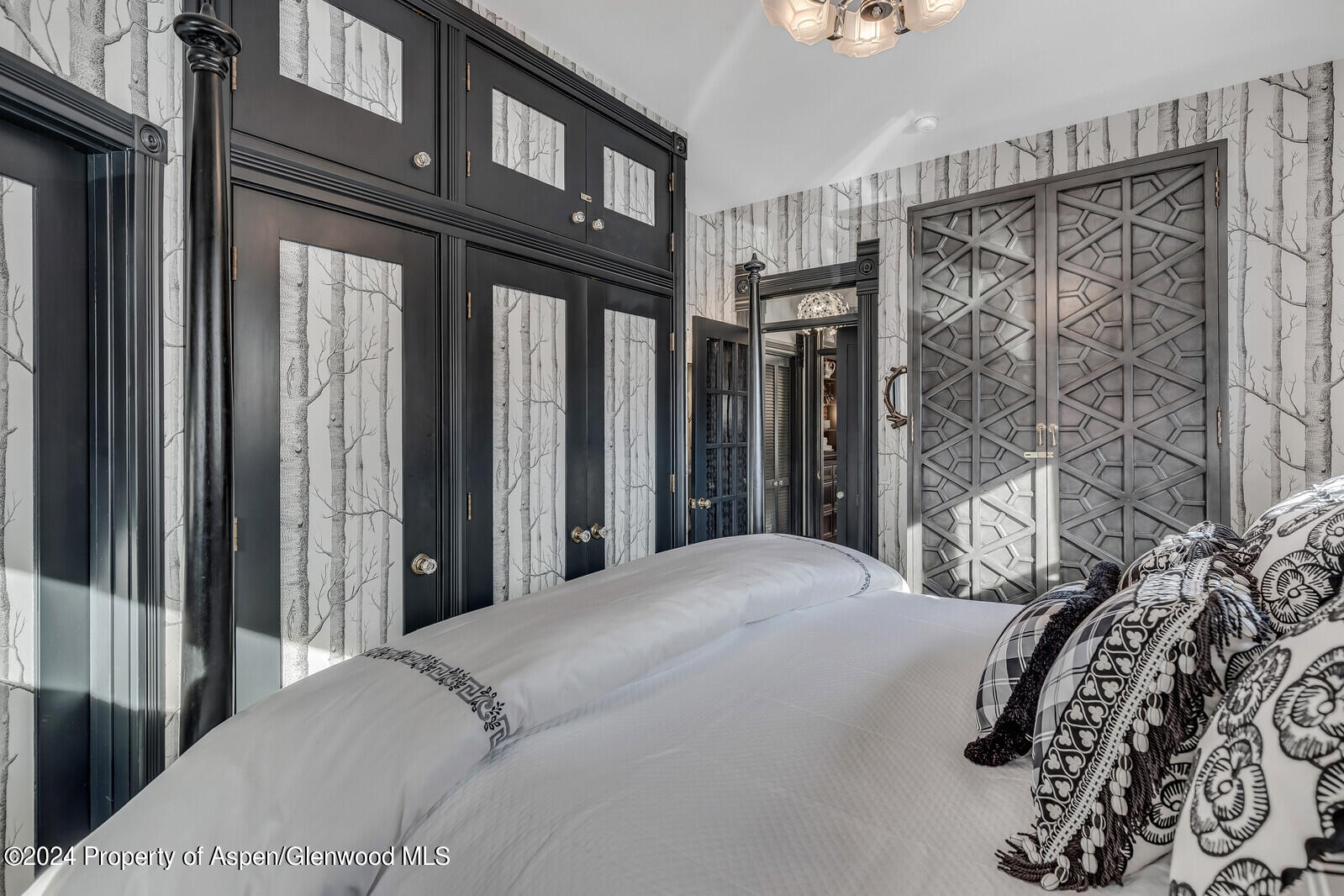 333 W Main Street, 1A