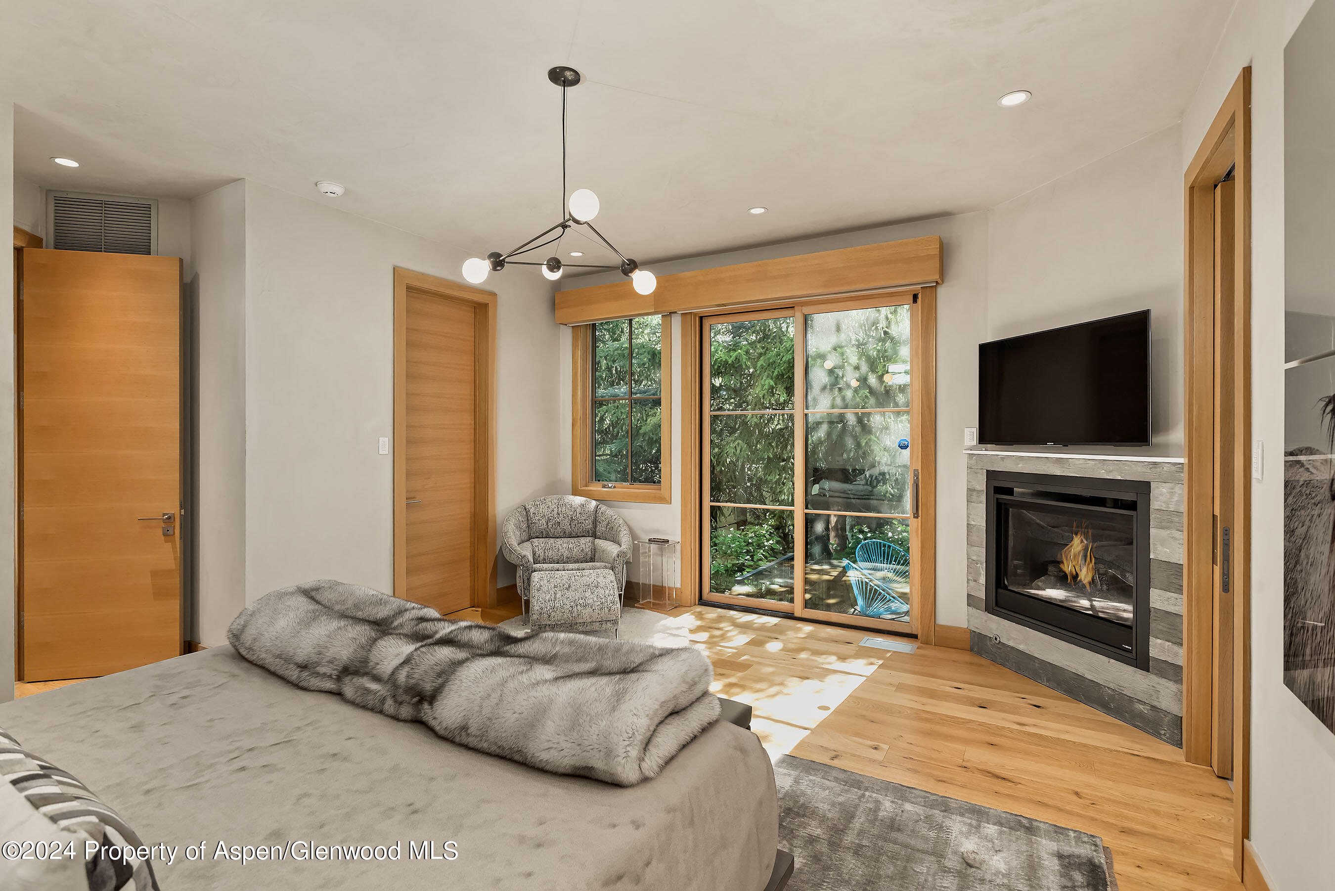 1190 Riverside Drive