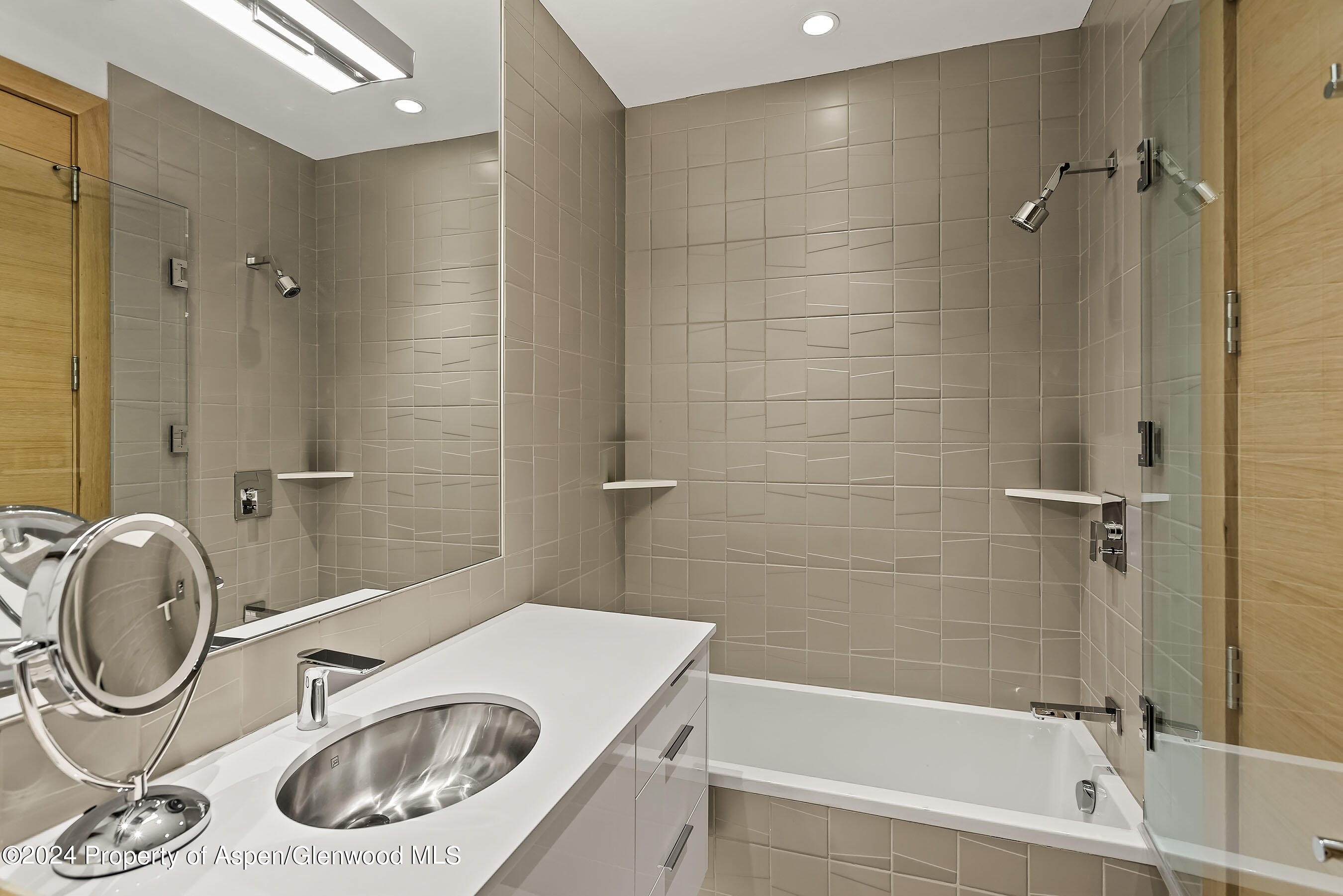 1190 Riverside Drive