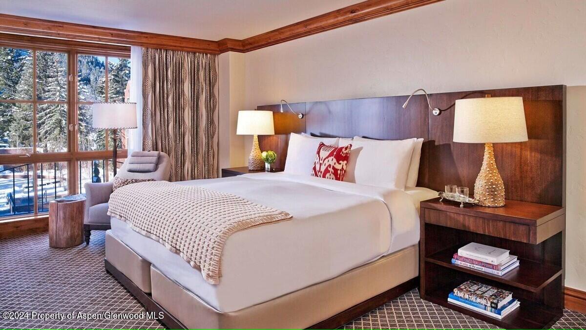 315 E Dean Street, B20