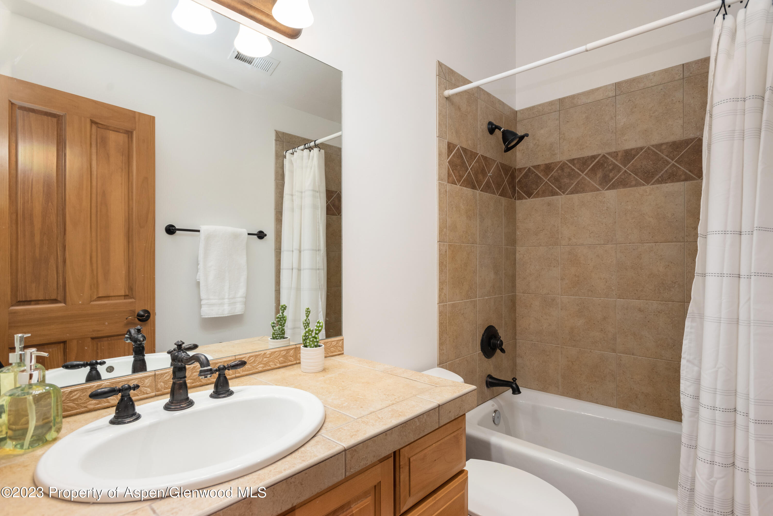 316 Allison Lane Lane, B