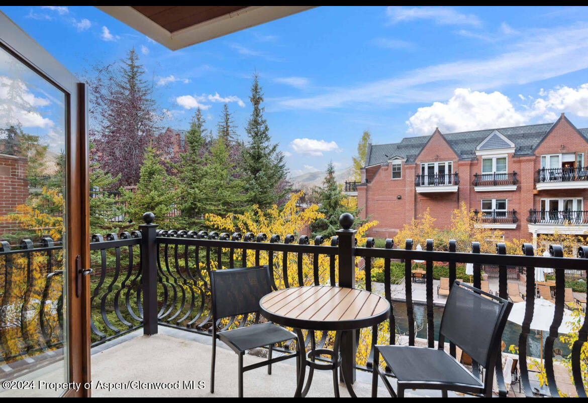 400 E Dean Street, Week 5 #25