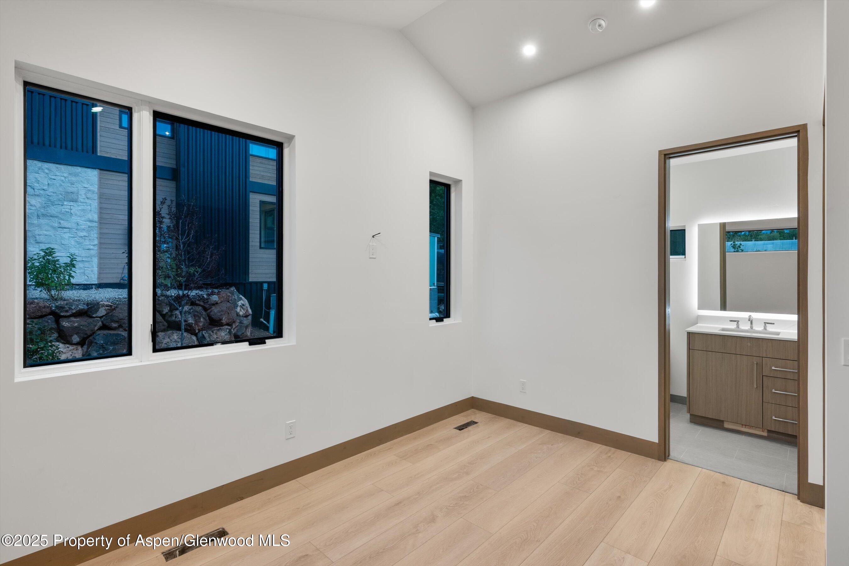 144 W Homestead Drive