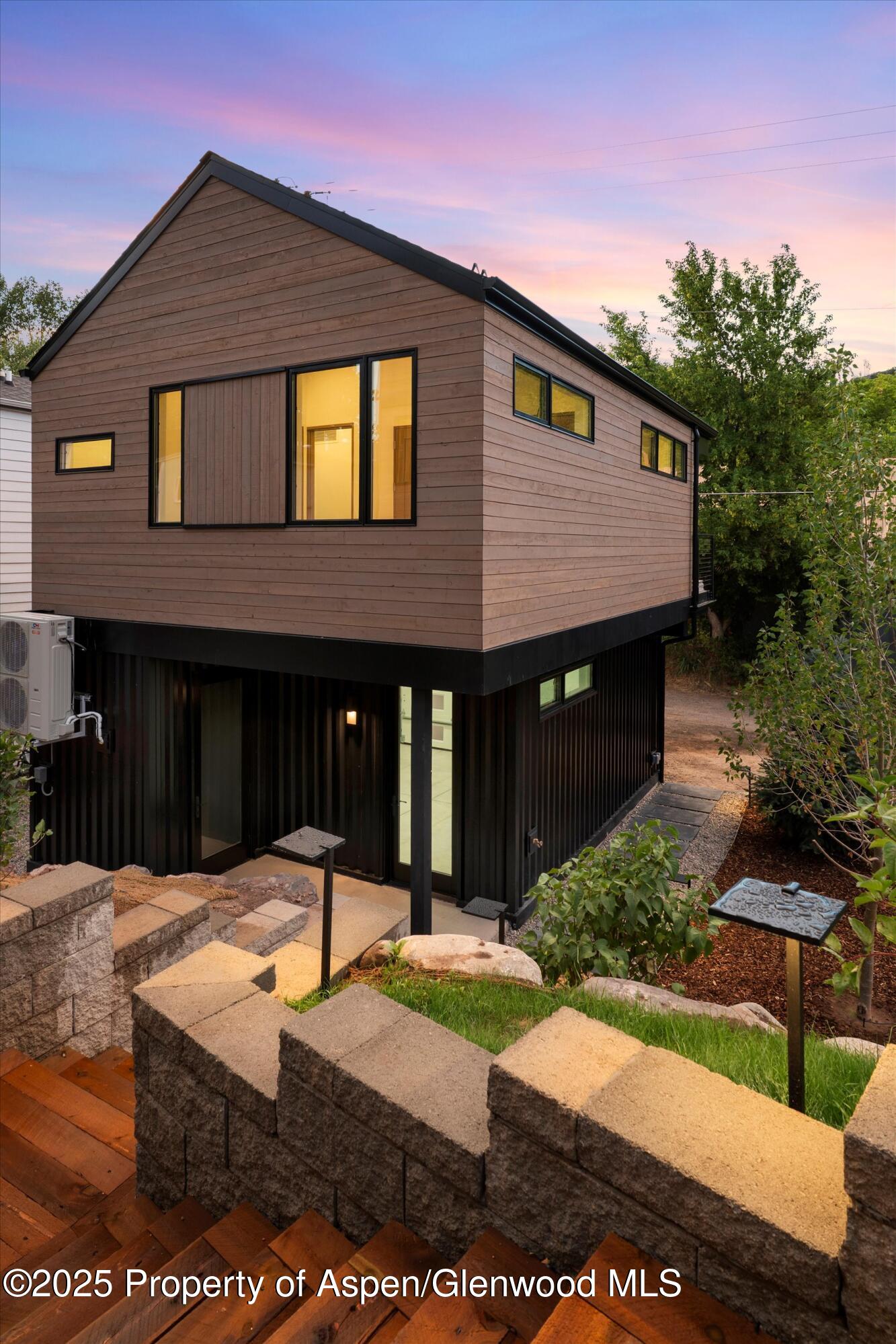 144 W Homestead Drive