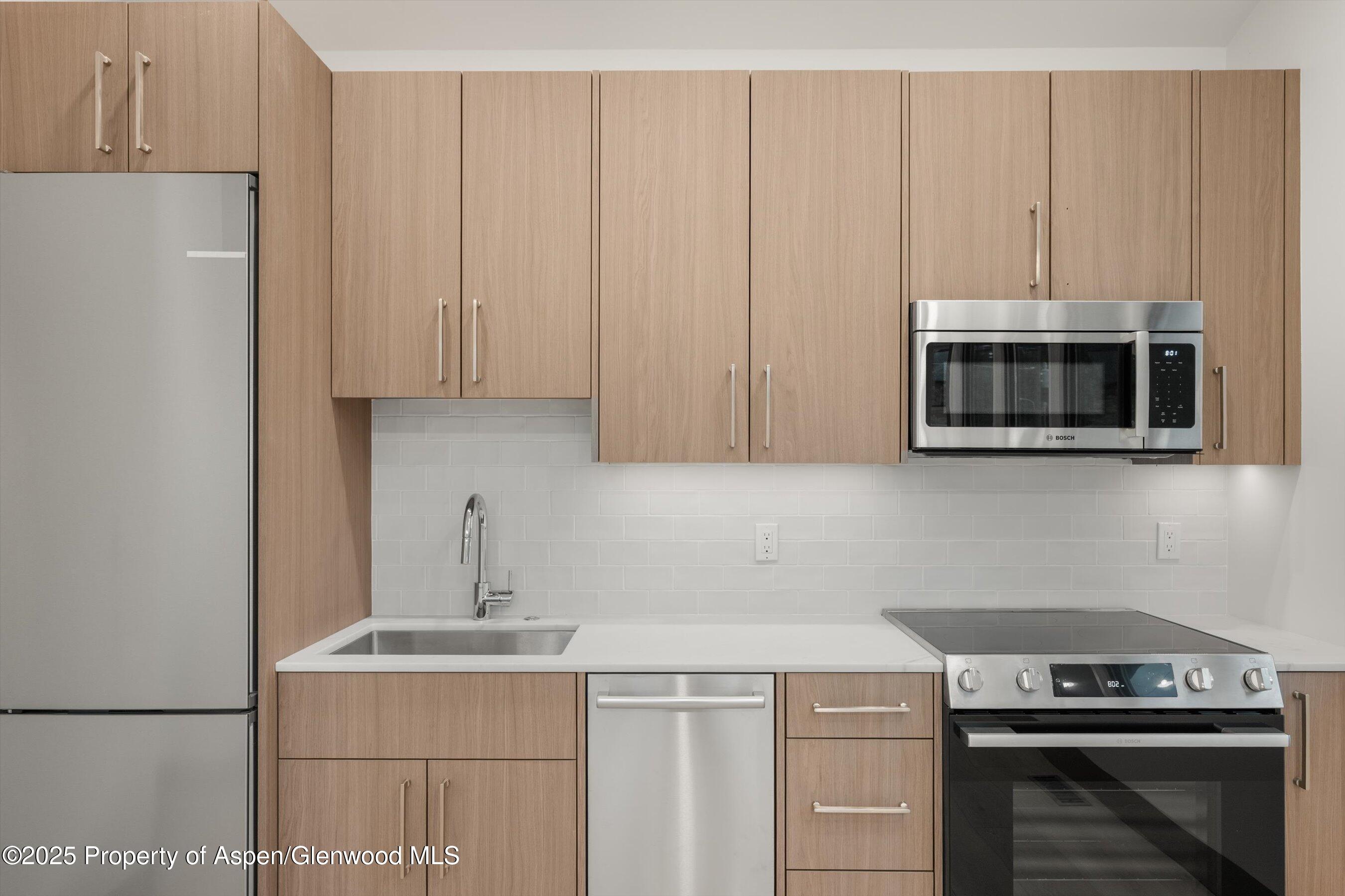 144 W Homestead Drive