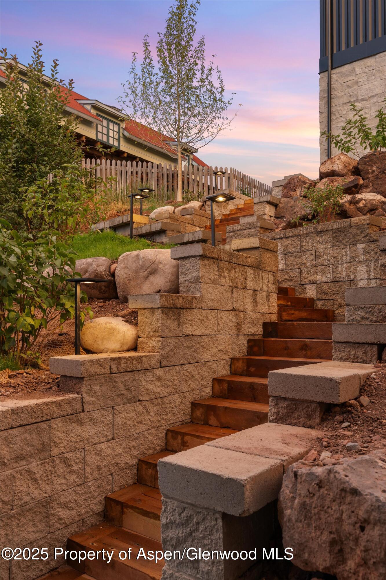 144 W Homestead Drive