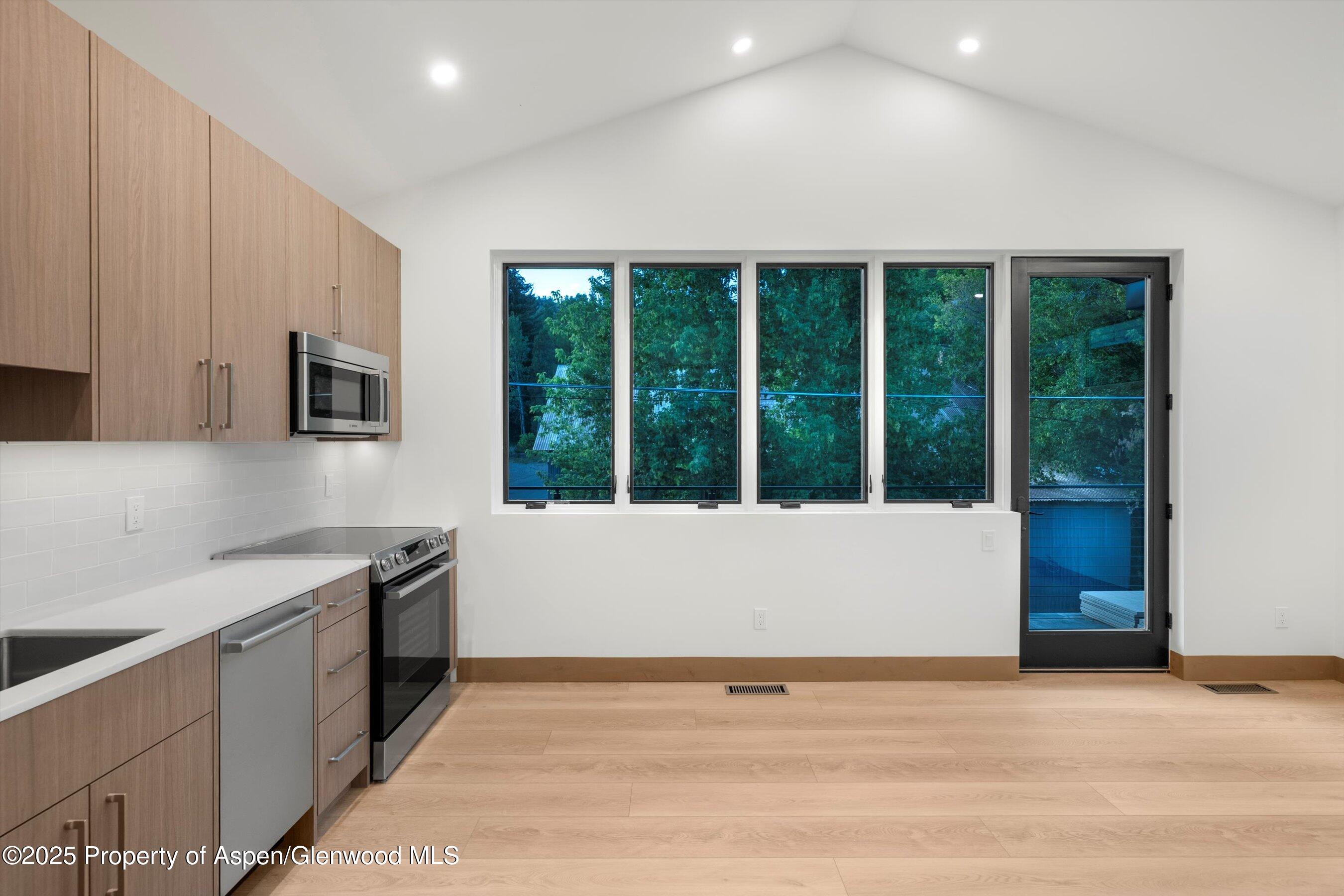 144 W Homestead Drive