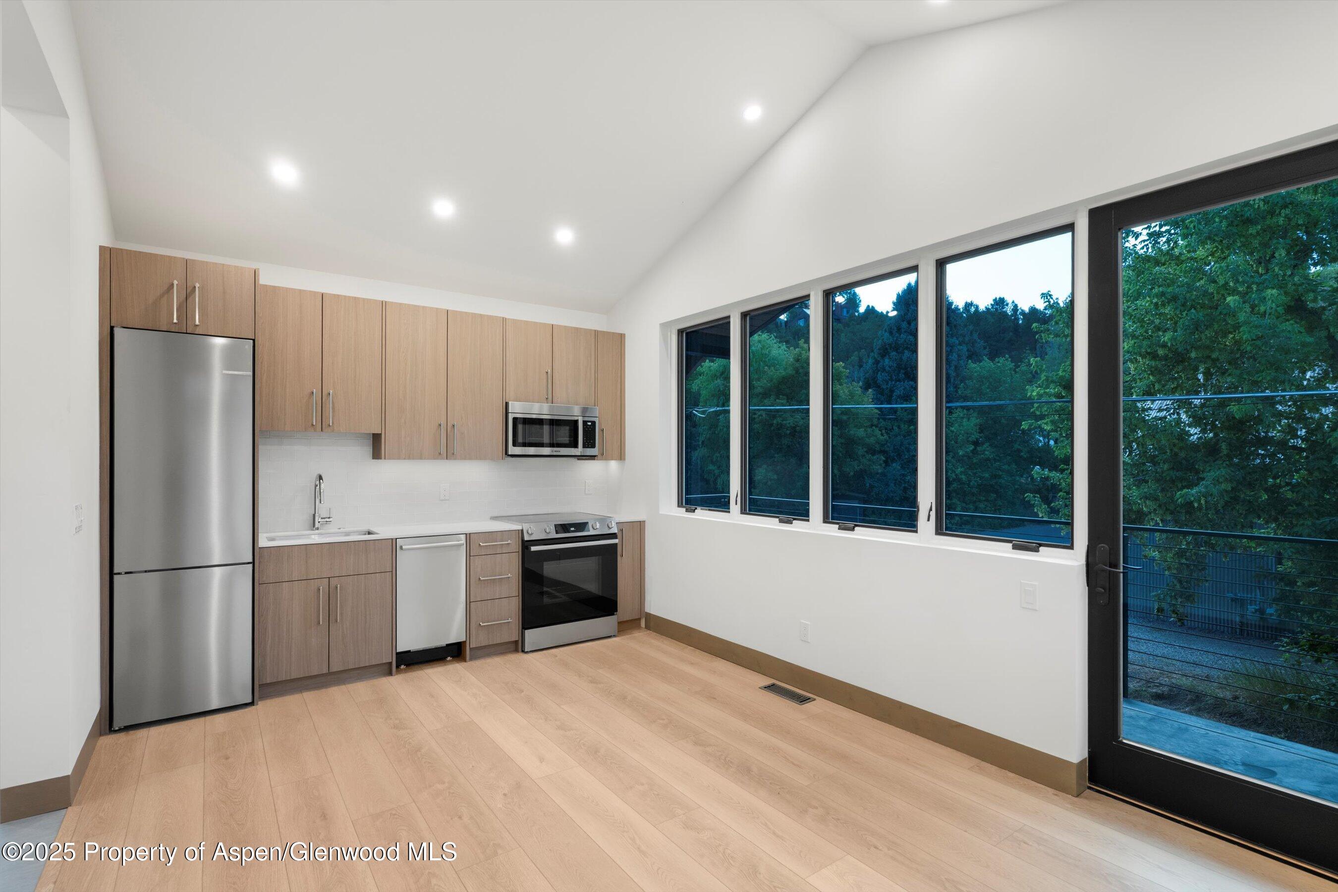 144 W Homestead Drive