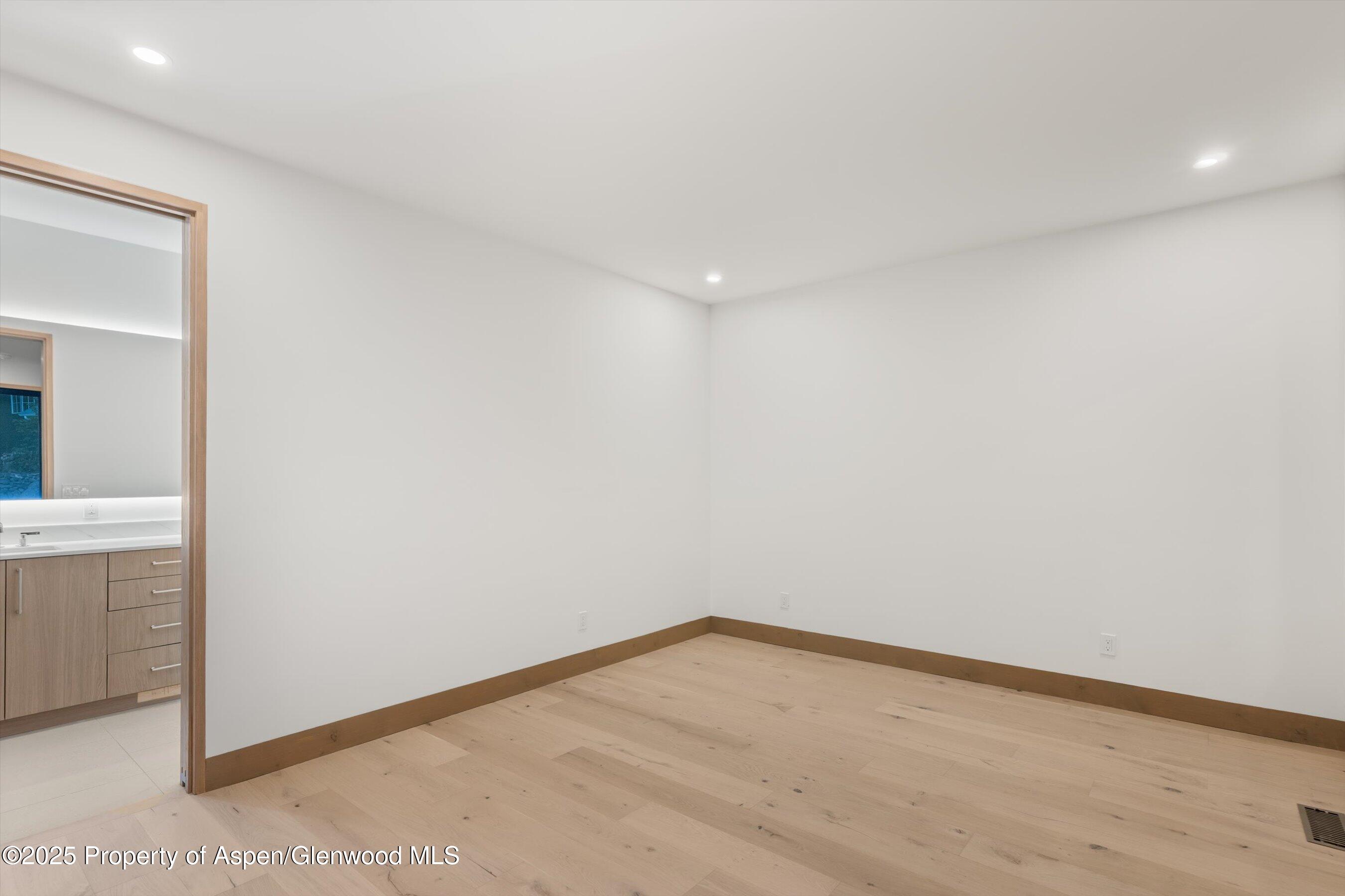 144 W Homestead Drive