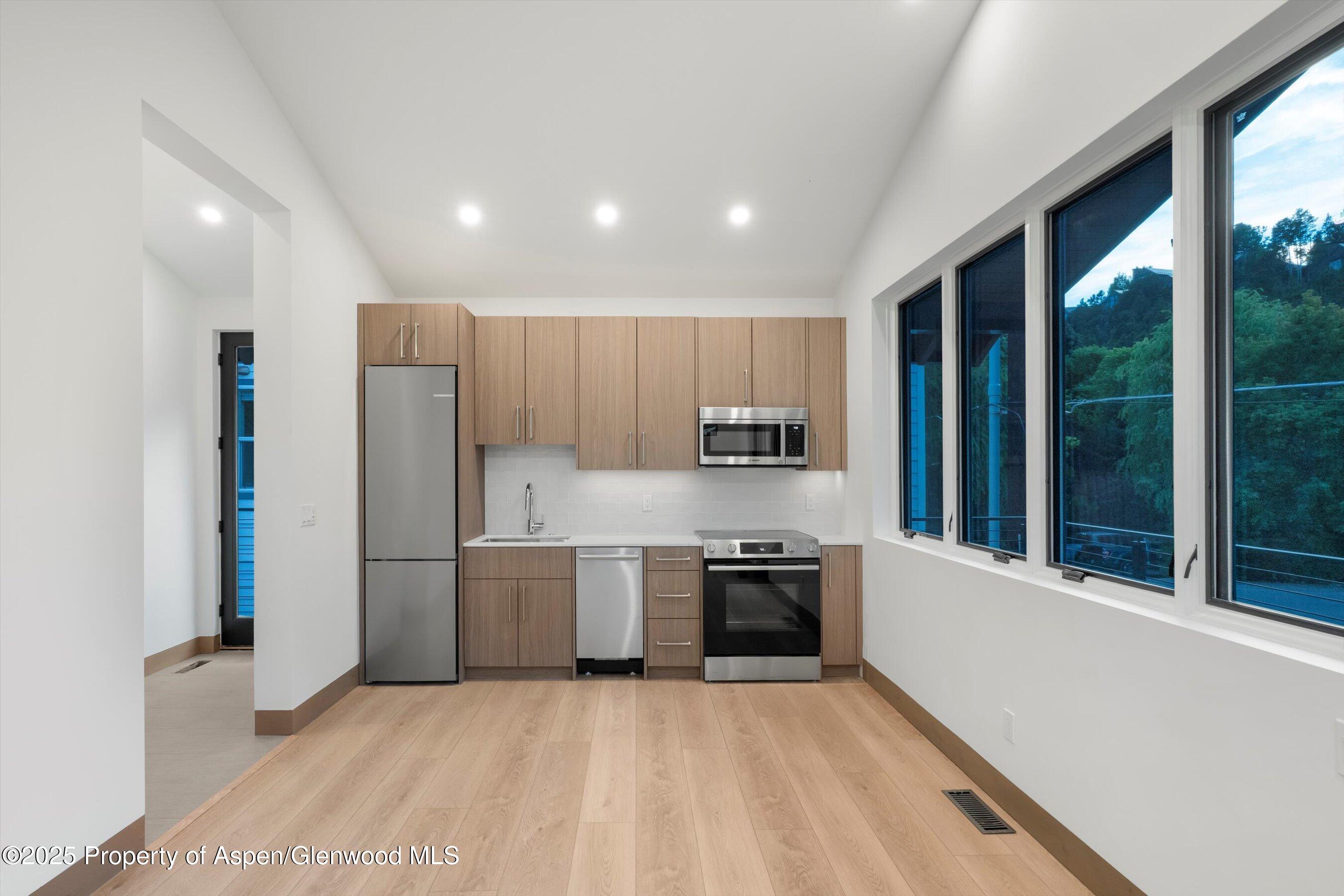 144 W Homestead Drive