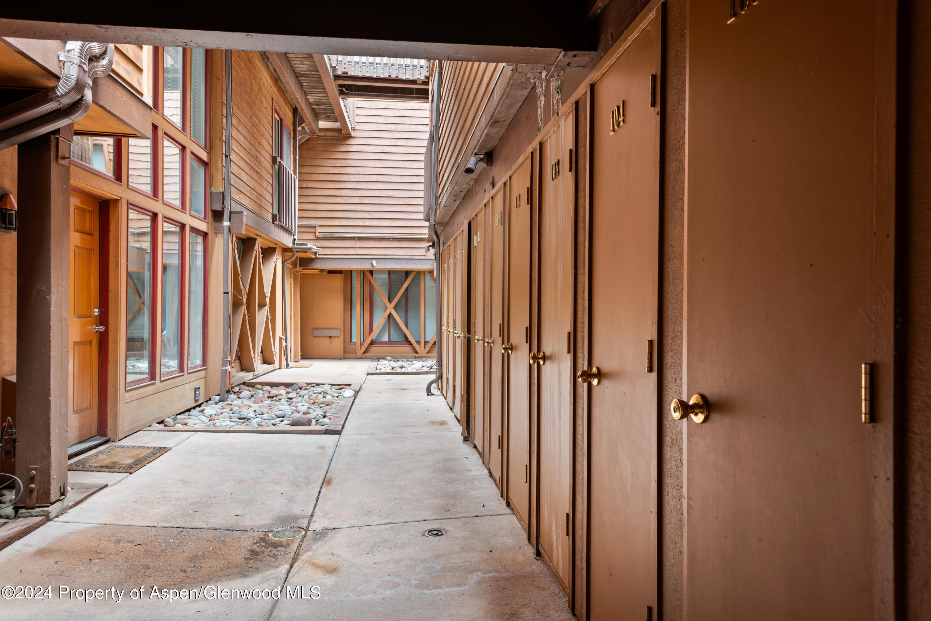 900 E Durant Avenue, Unit 103