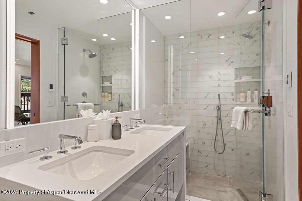 900 E Durant Avenue, Unit 103