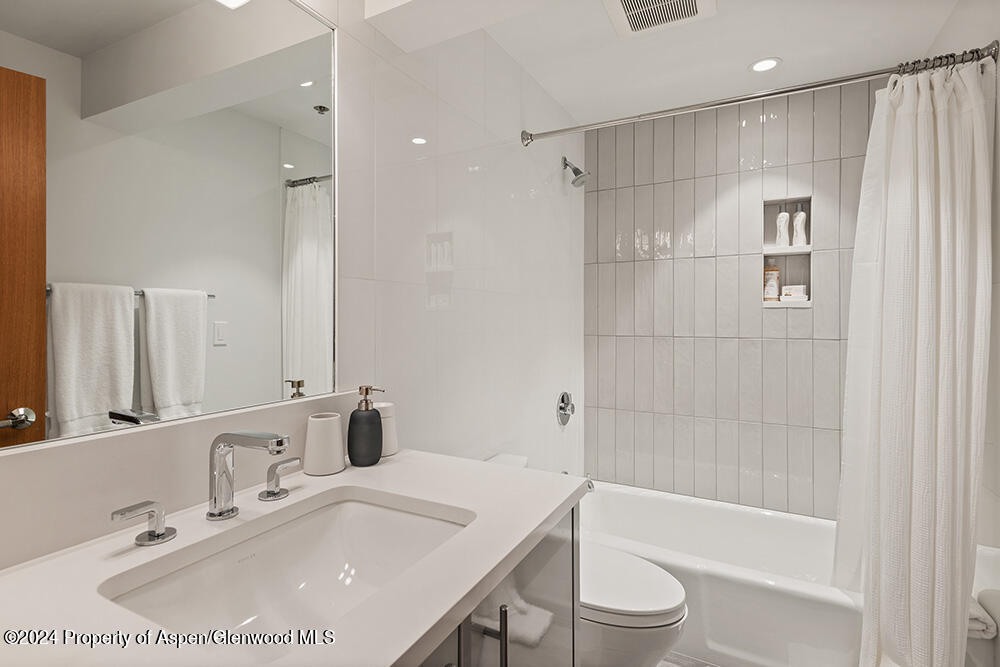 900 E Durant Avenue, Unit 103