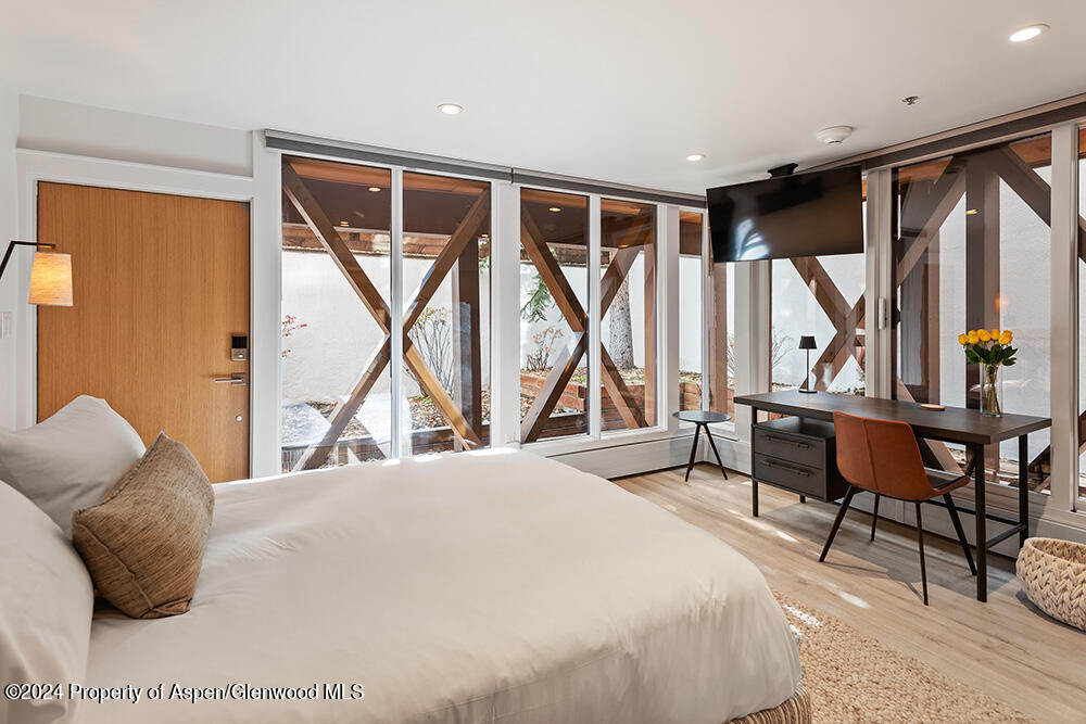 900 E Durant Avenue, Unit 103