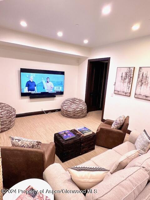 910 E Cooper Avenue, West