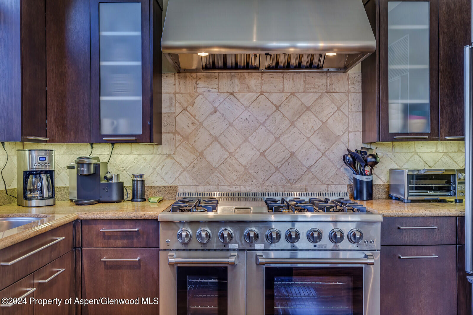 910 E Cooper Avenue, West