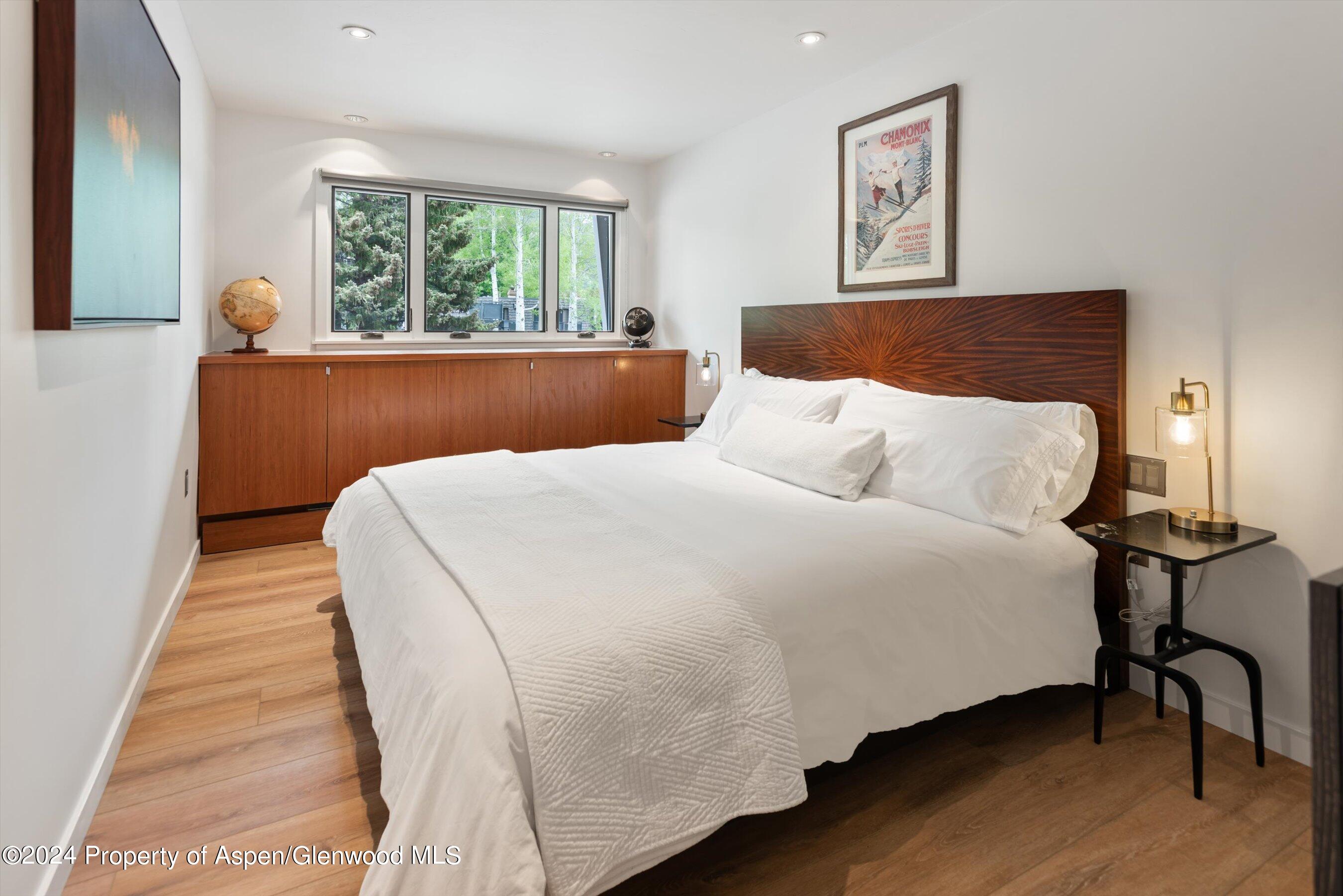 100 E Dean Street 1E