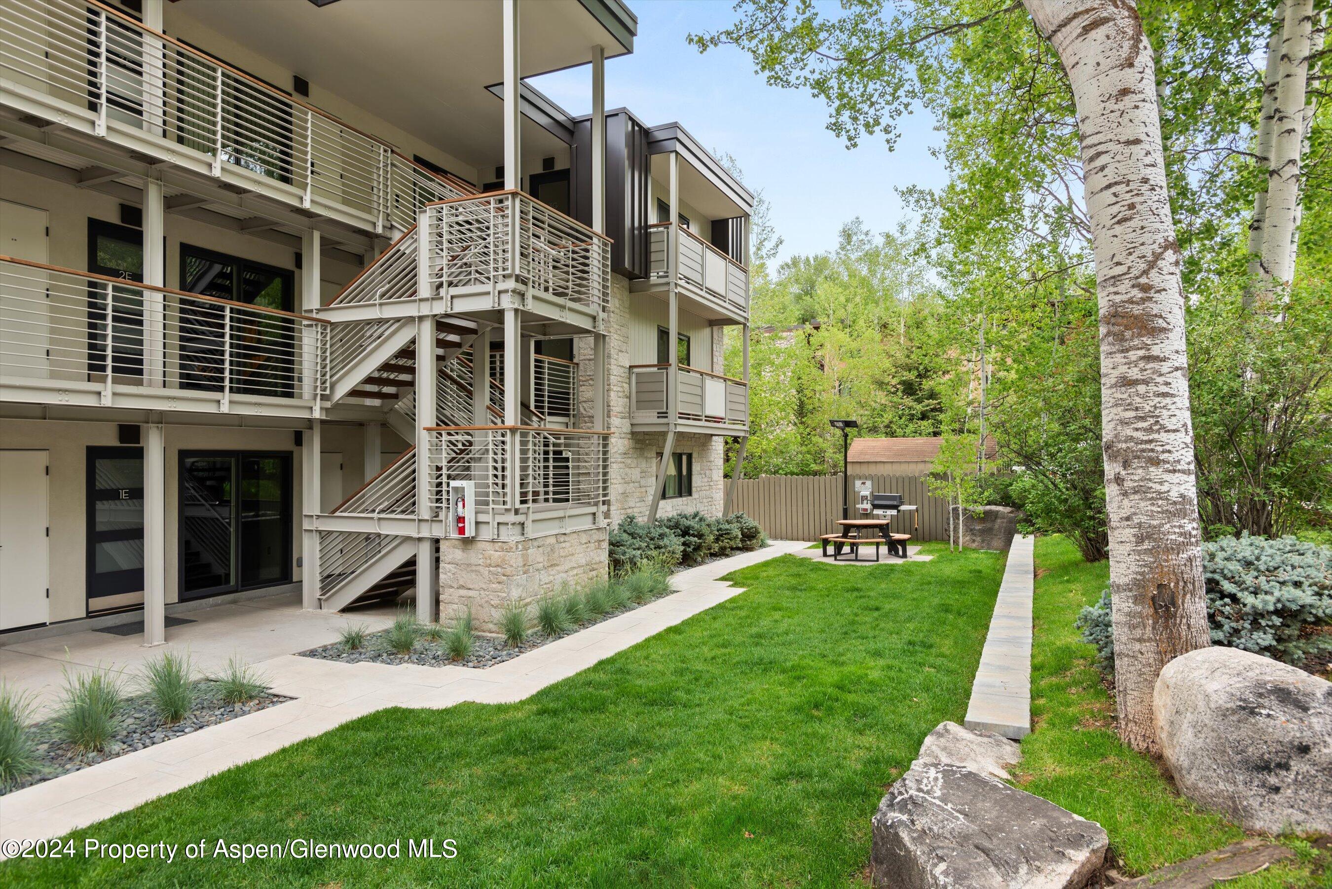 100 E Dean Street 1E