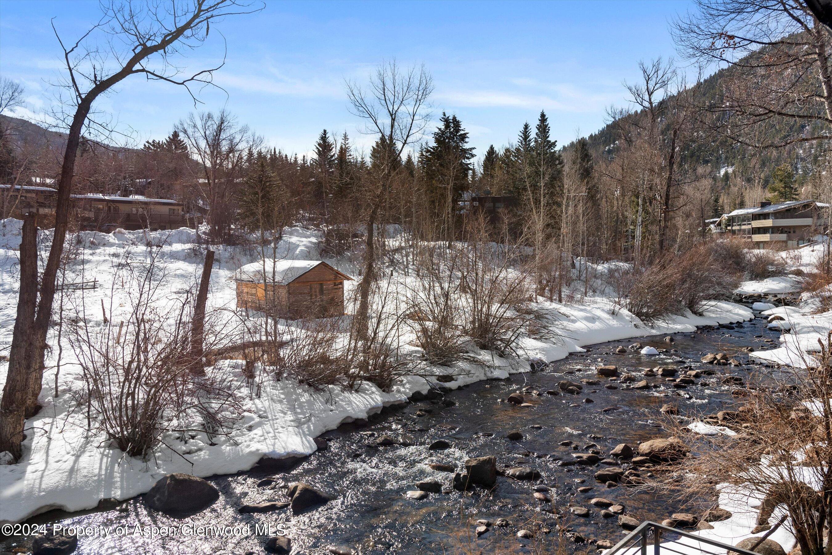 1039 E Cooper Avenue 19B