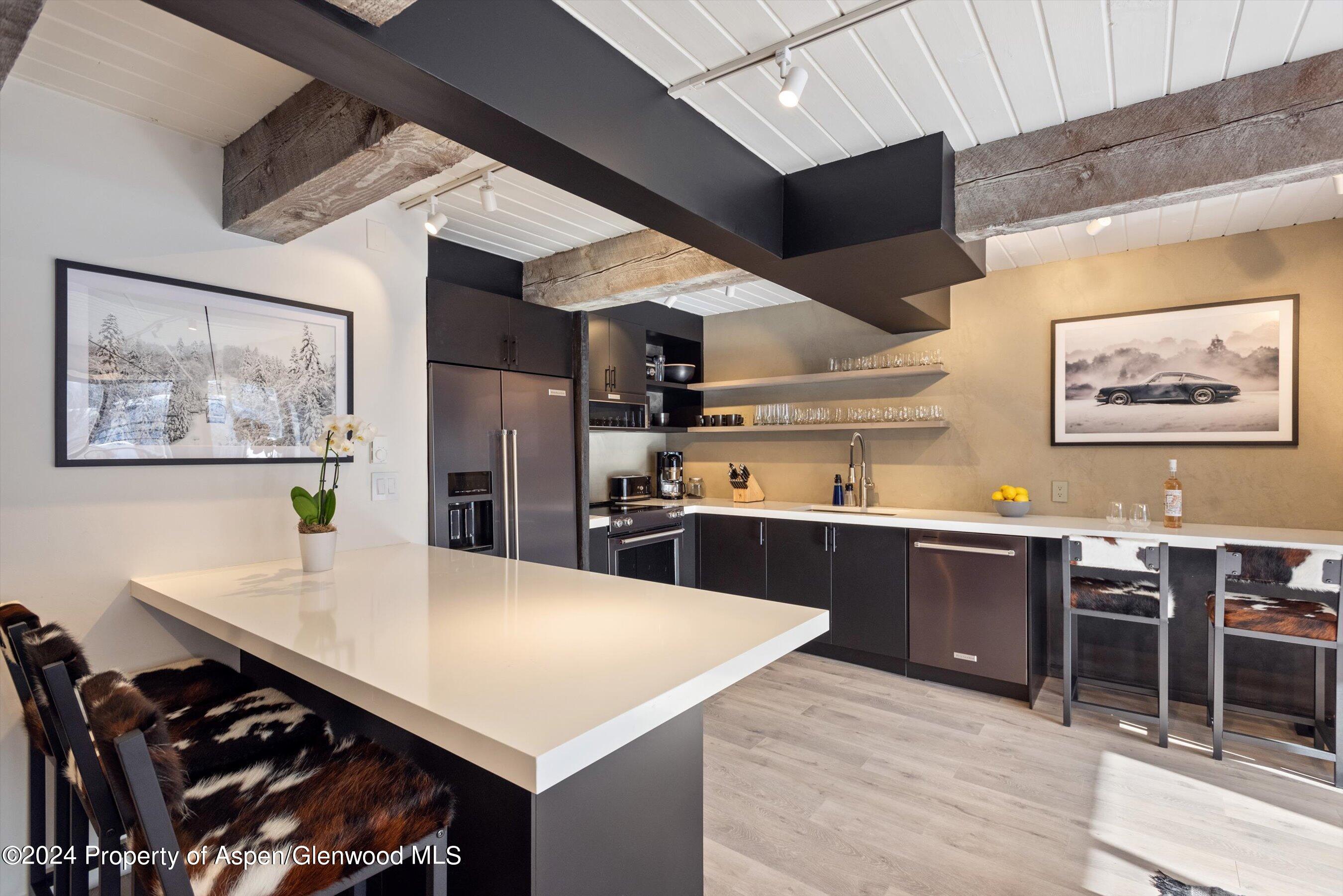 1039 E Cooper Avenue 19B