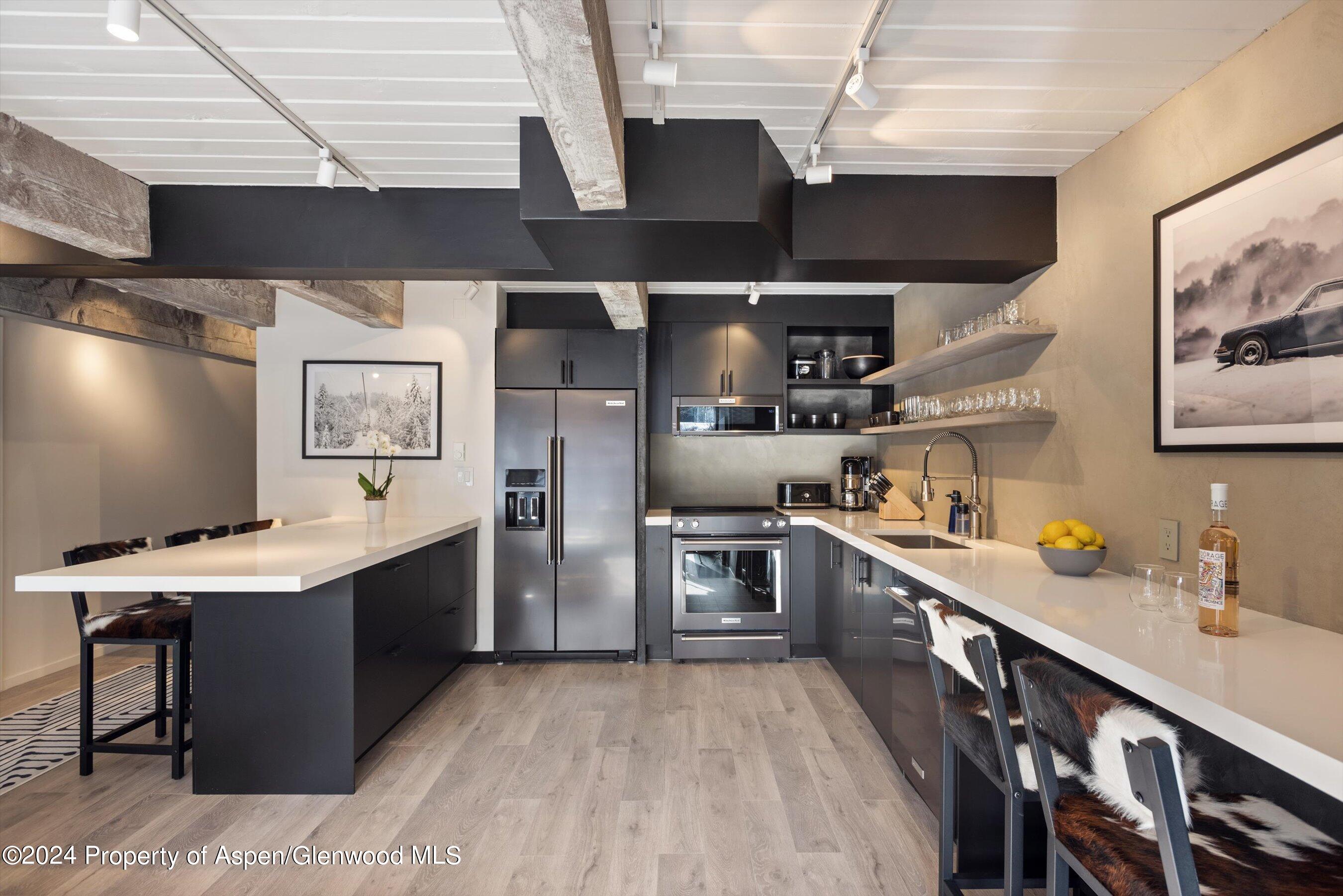 1039 E Cooper Avenue 19B