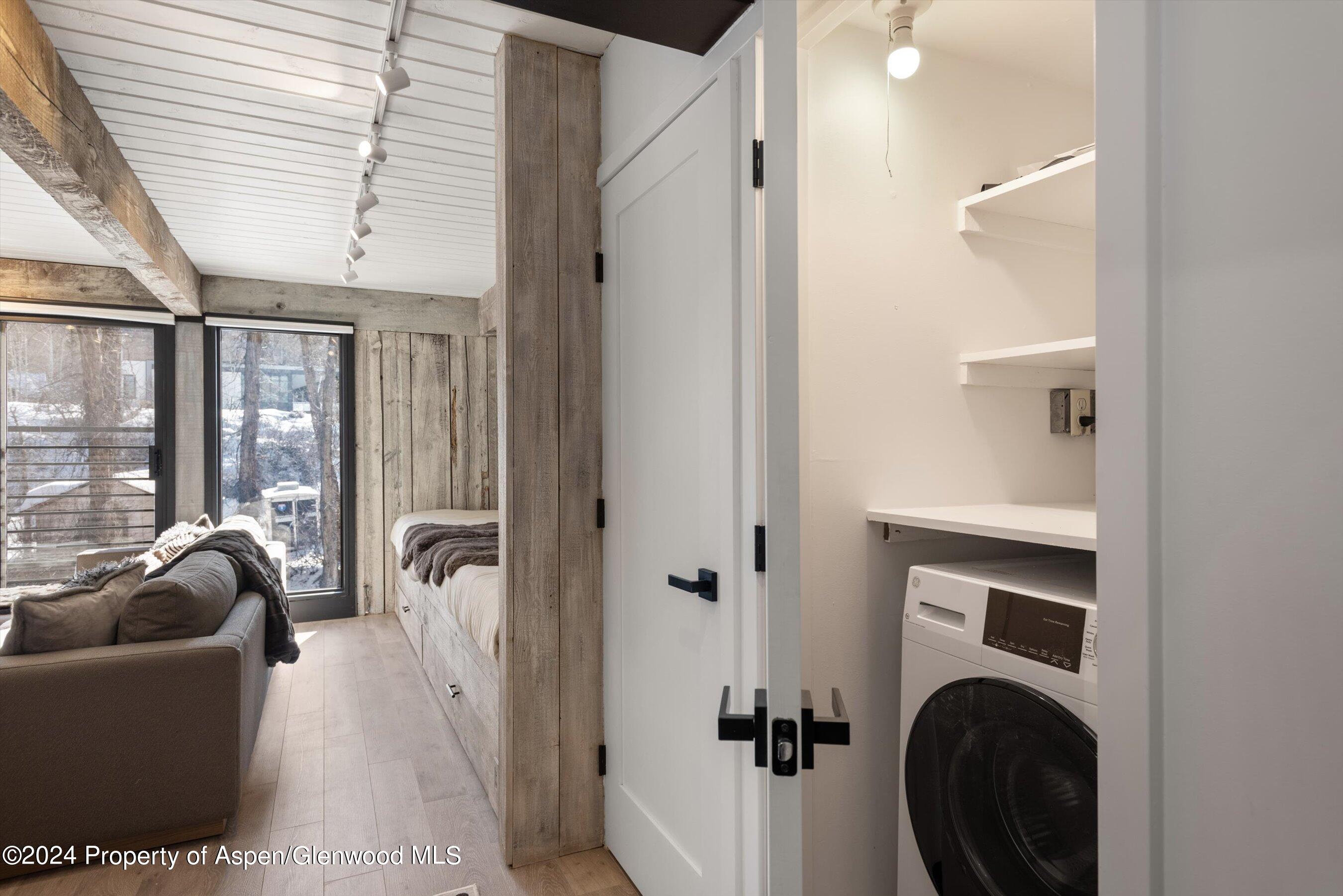 1039 E Cooper Avenue 19B