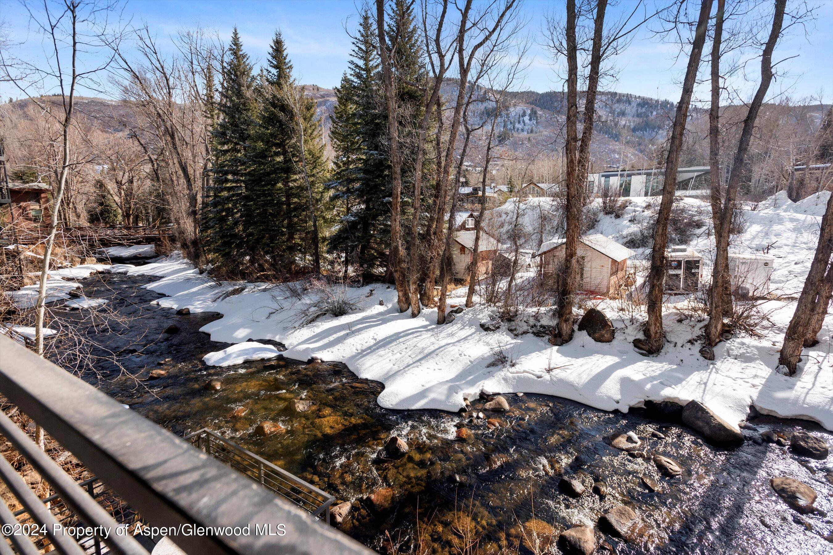 1039 E Cooper Avenue 19B