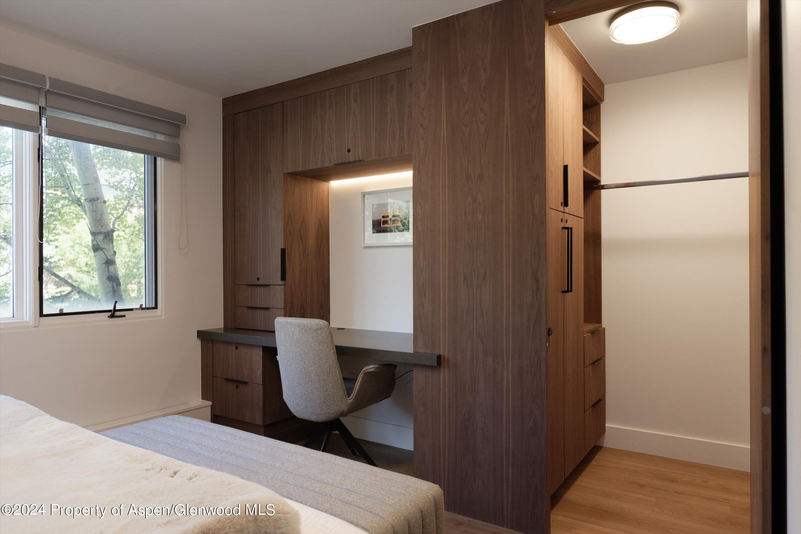 205 E Durant Avenue 1-I