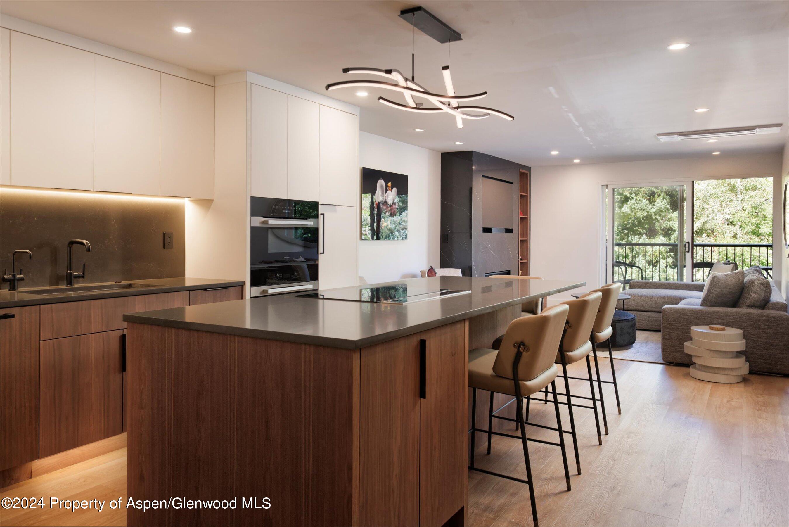 205 E Durant Avenue 1-I