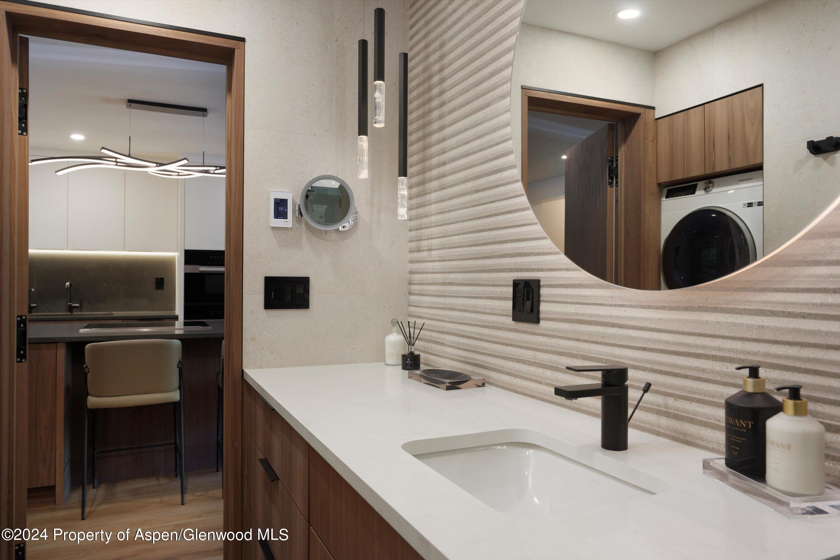 205 E Durant Avenue 1-I