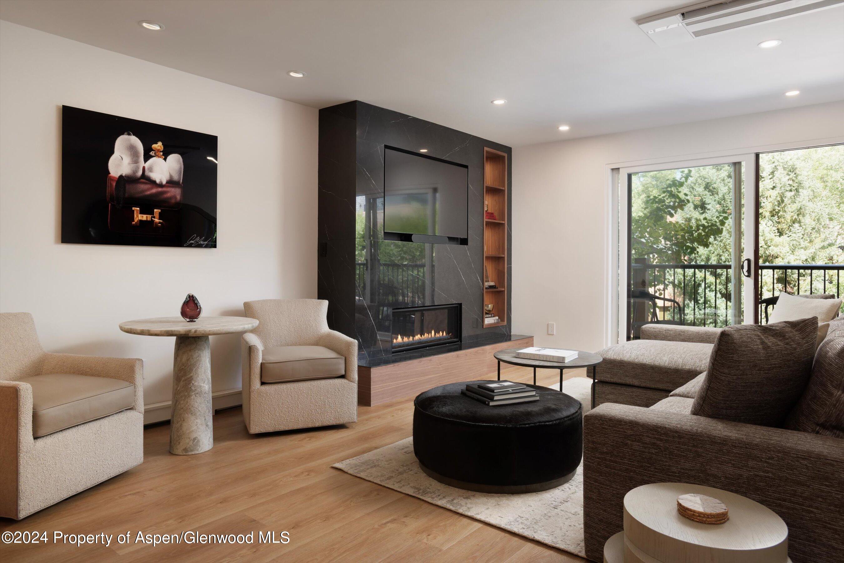 205 E Durant Avenue 1-I