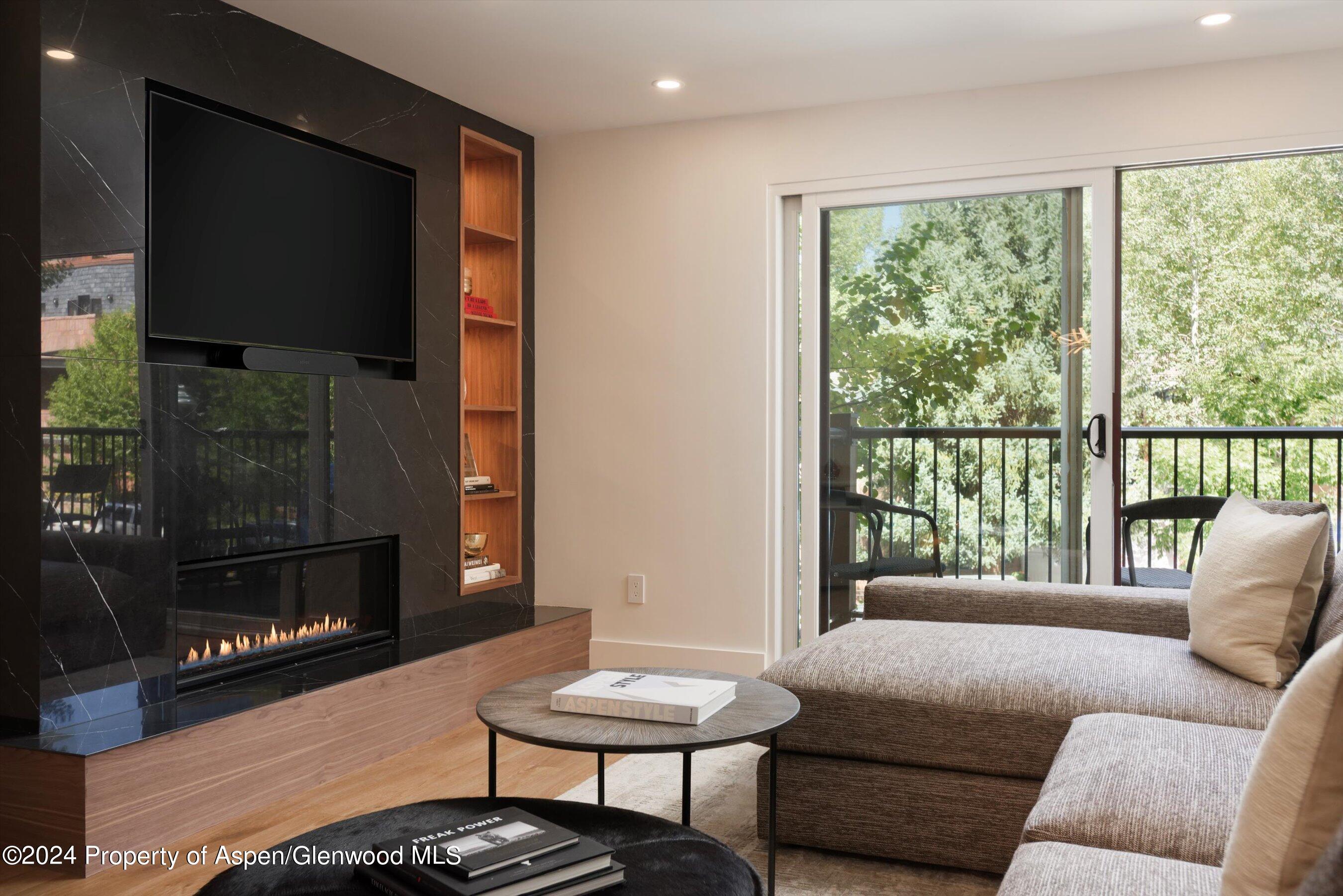 205 E Durant Avenue 1-I