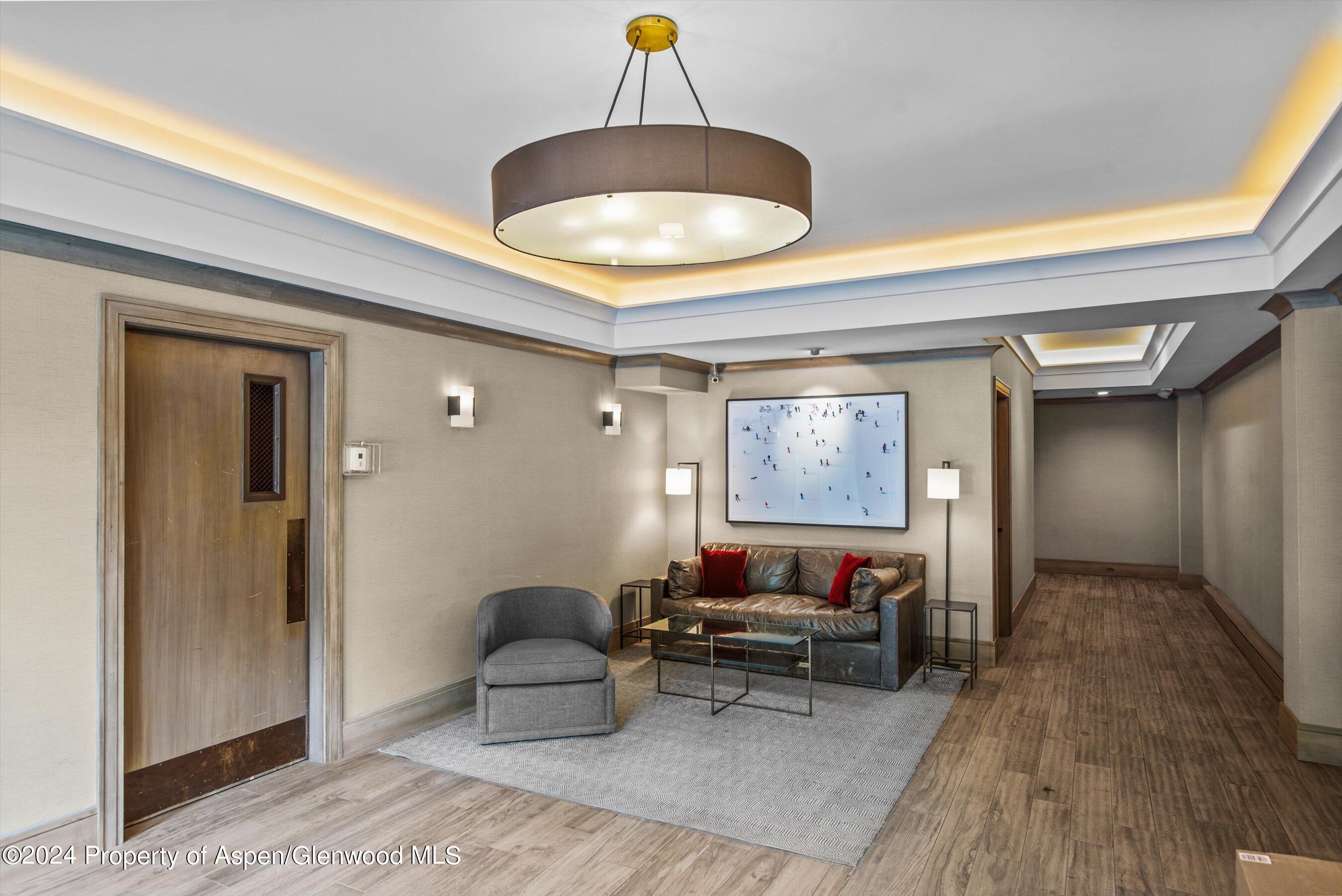 205 E Durant Avenue 1-I